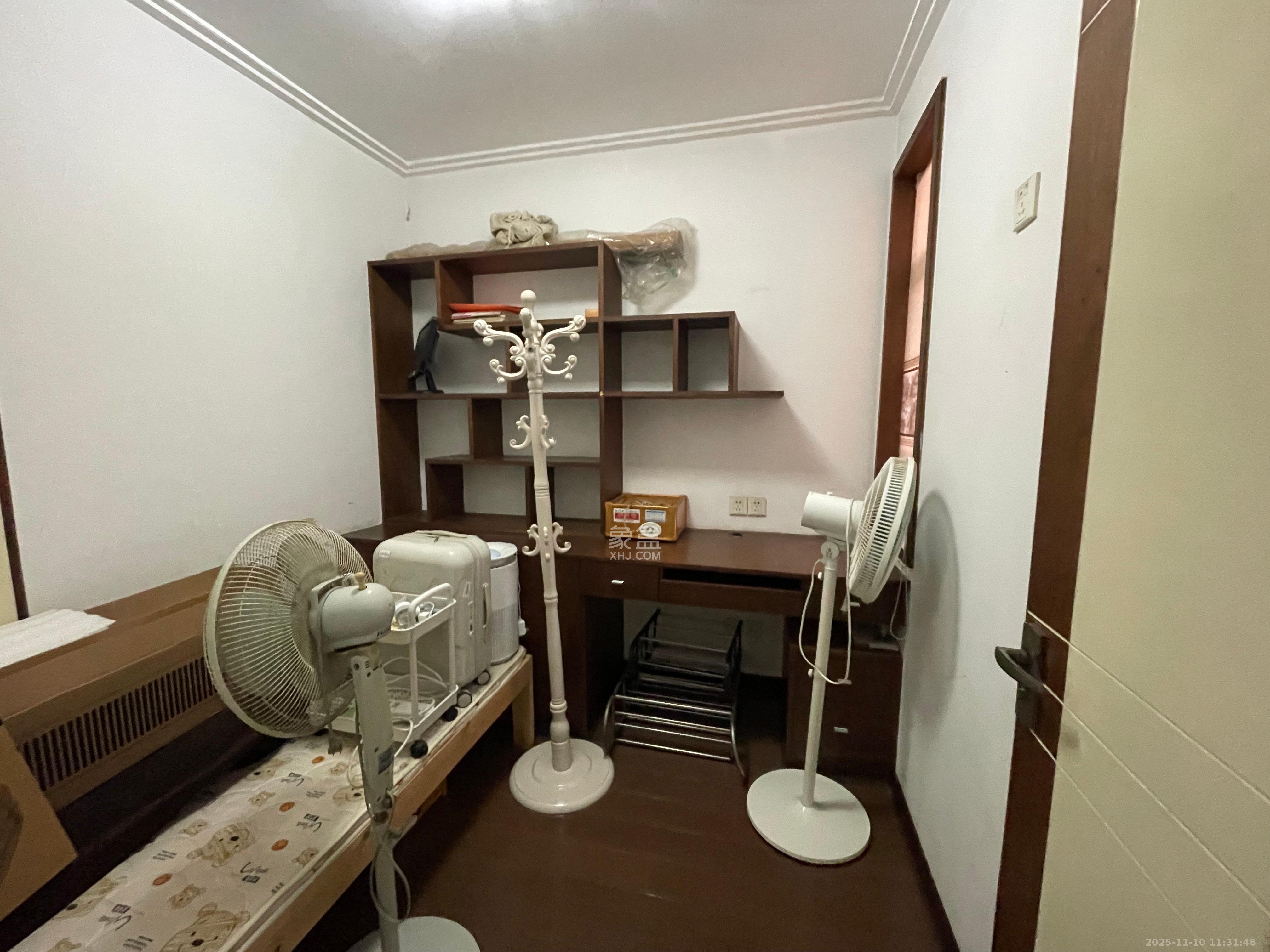 新星小区 3室2厅1卫 1800.0元/月 新星小区 3室2厅1卫 1800.0元/月室内图