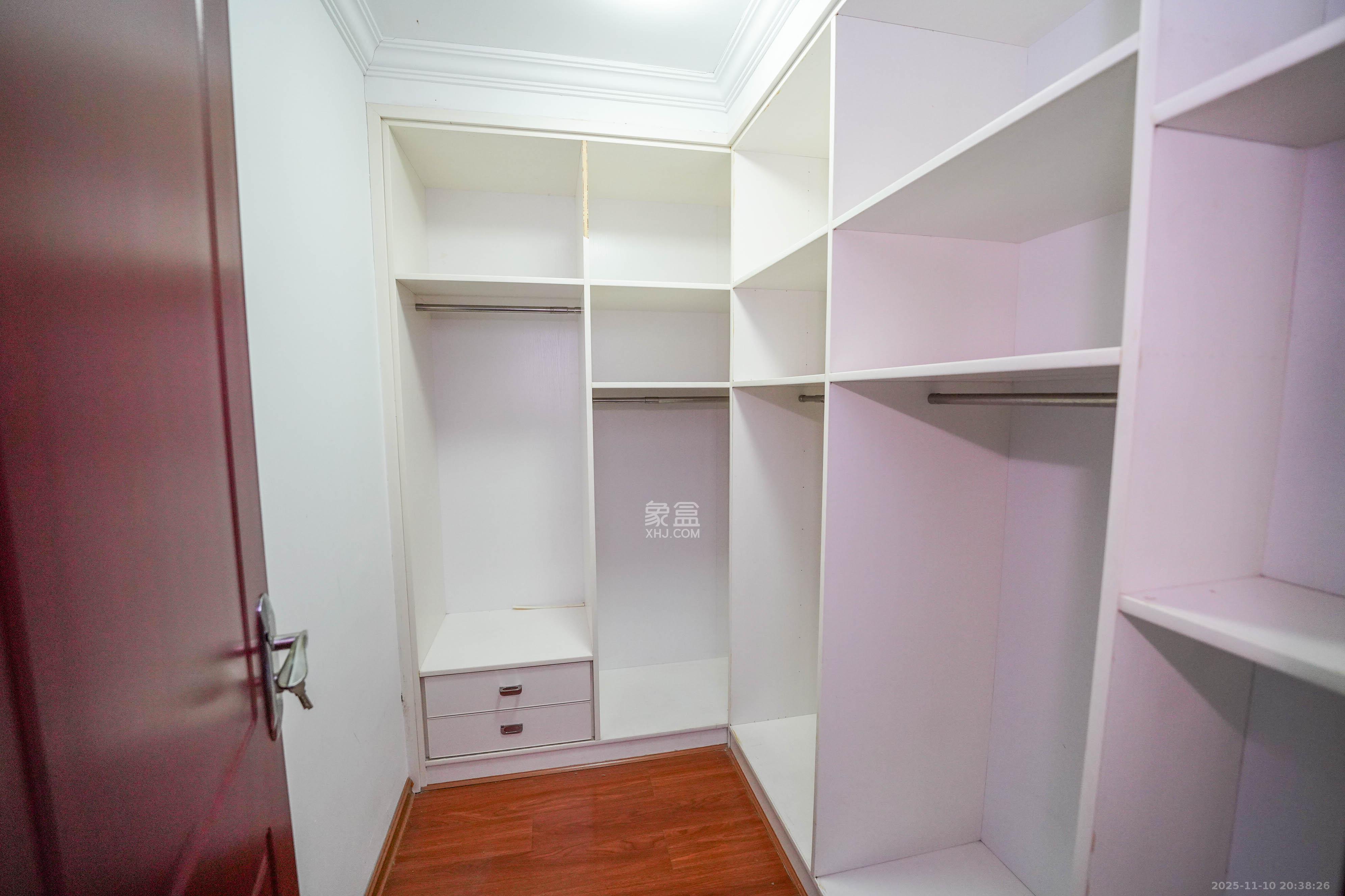 怡海星城  3室2厅1卫    49.0万其他