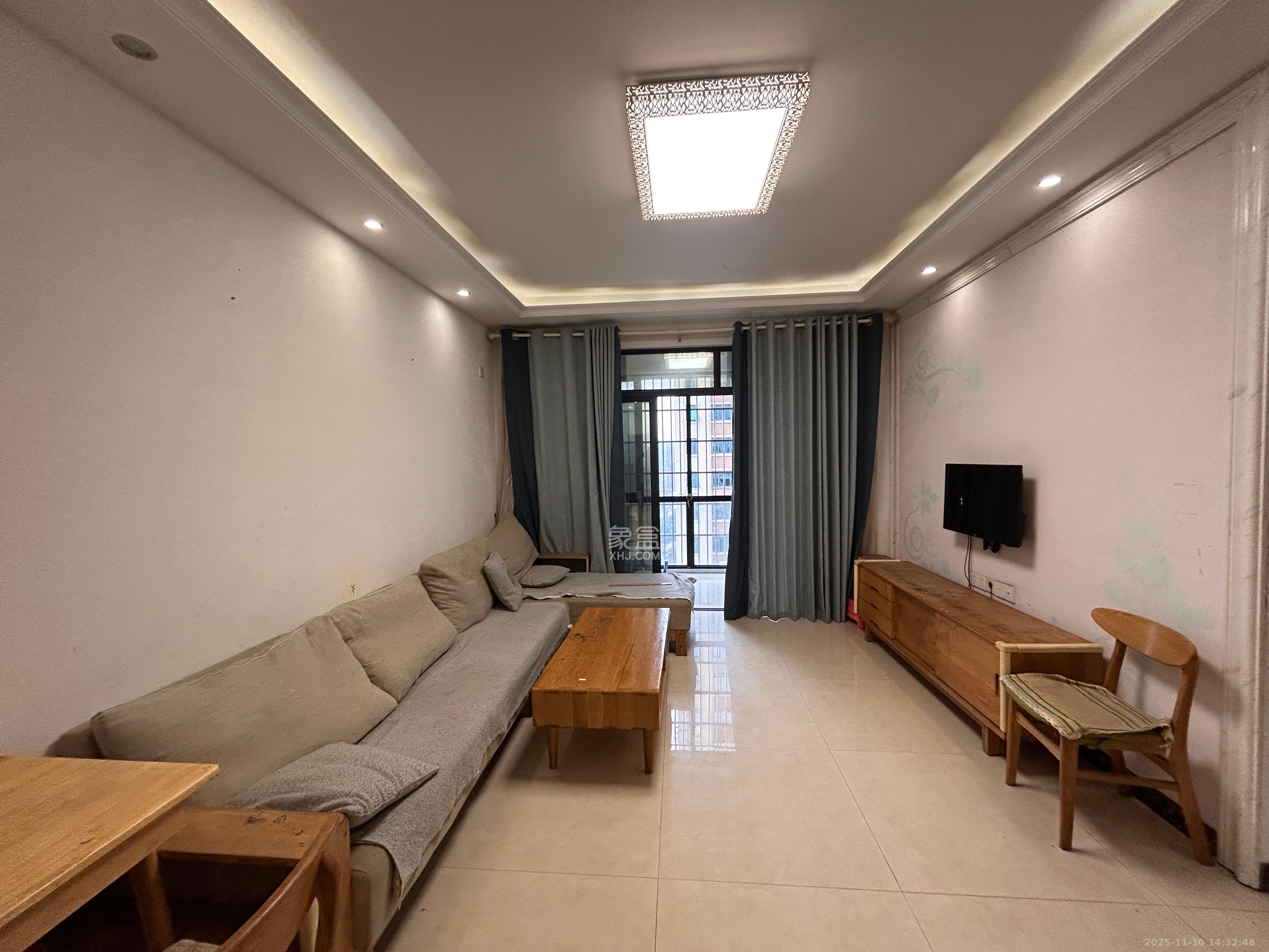 天元涉外景园C区  2室2厅1卫    2200.0元/月室内图