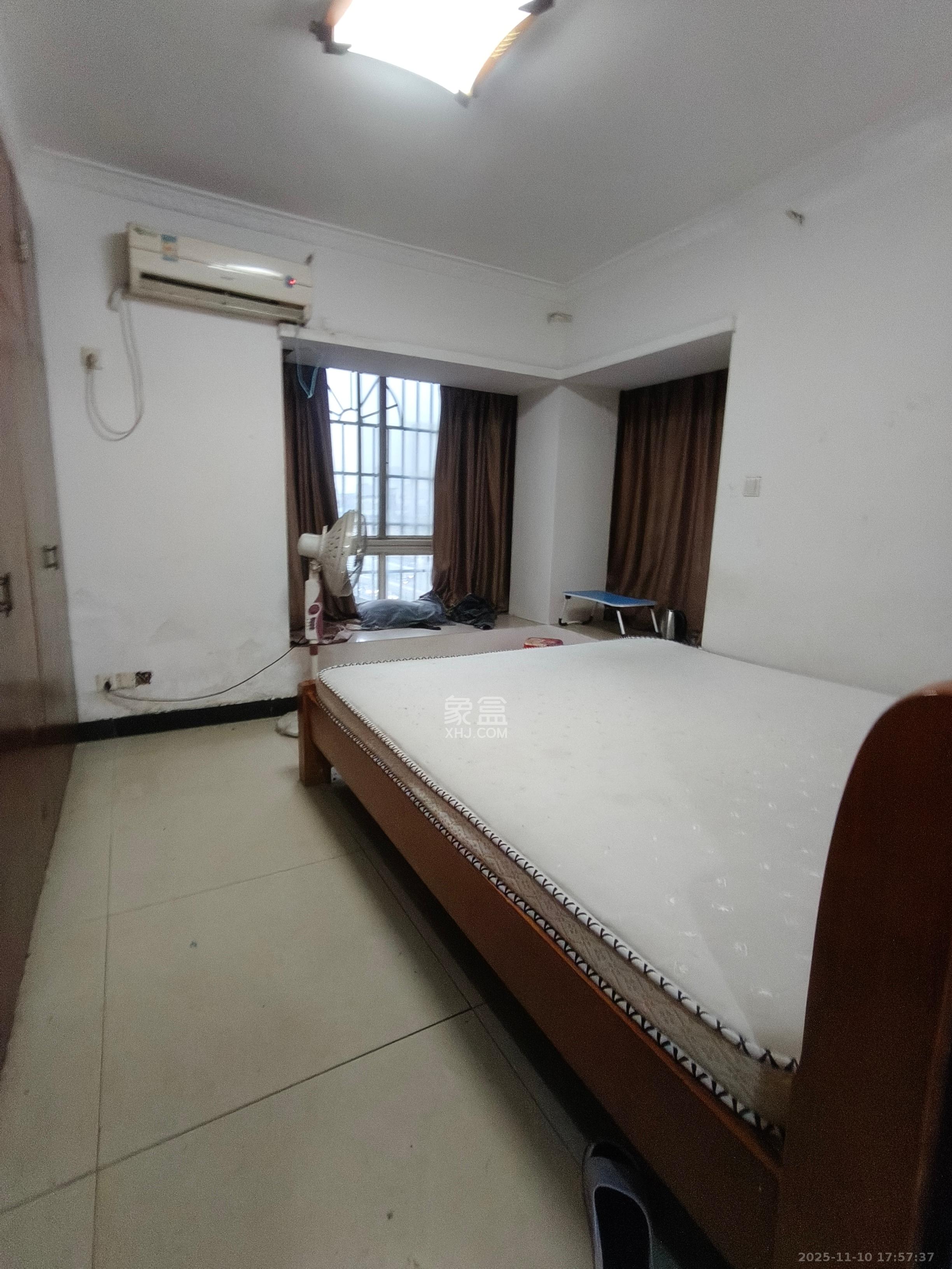 银力家园  3室2厅2卫    2300.0元/月室内图