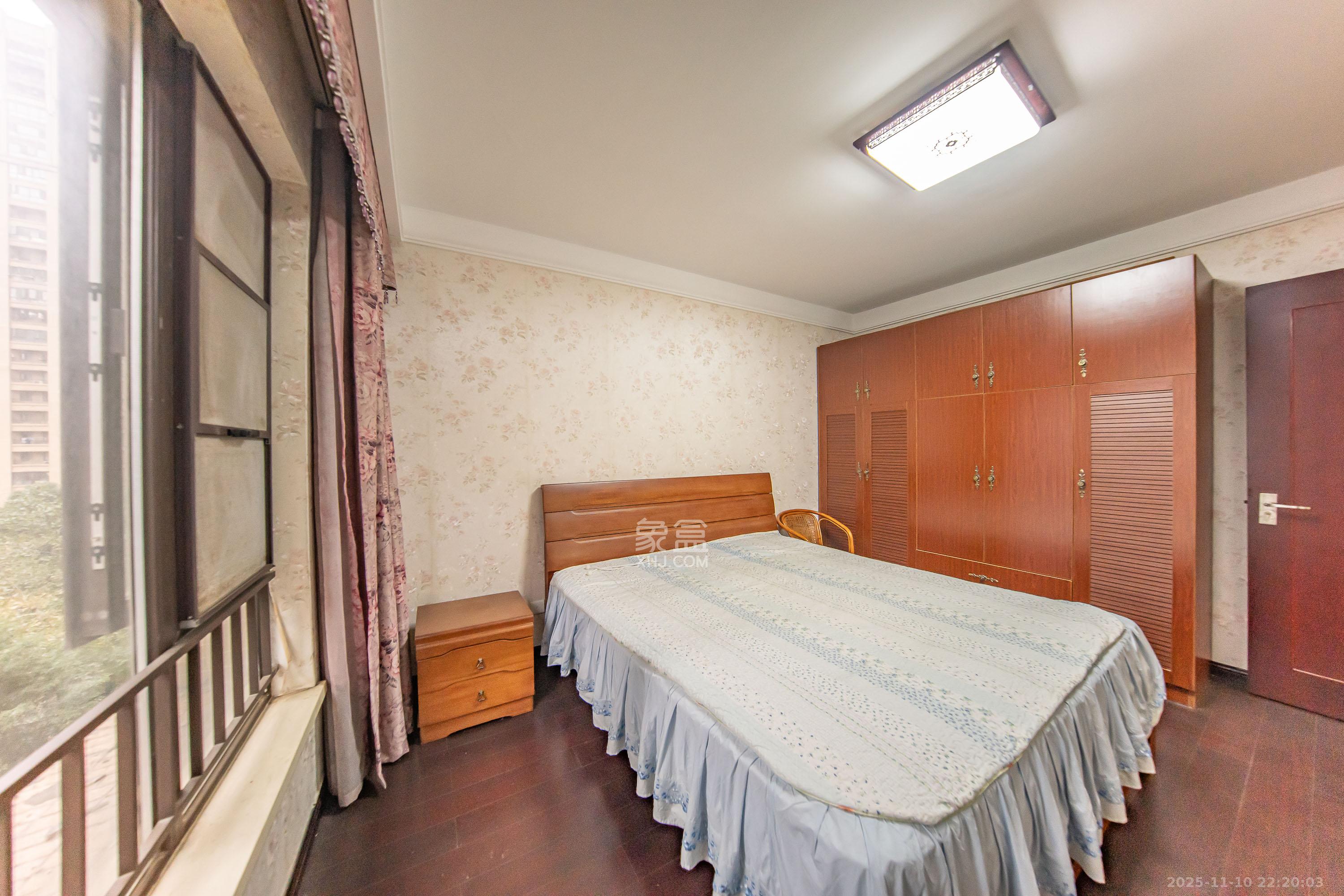 中海国际二期 3室2厅1卫 60.8万 中海国际二期 3室2厅1卫 60.8万卧室