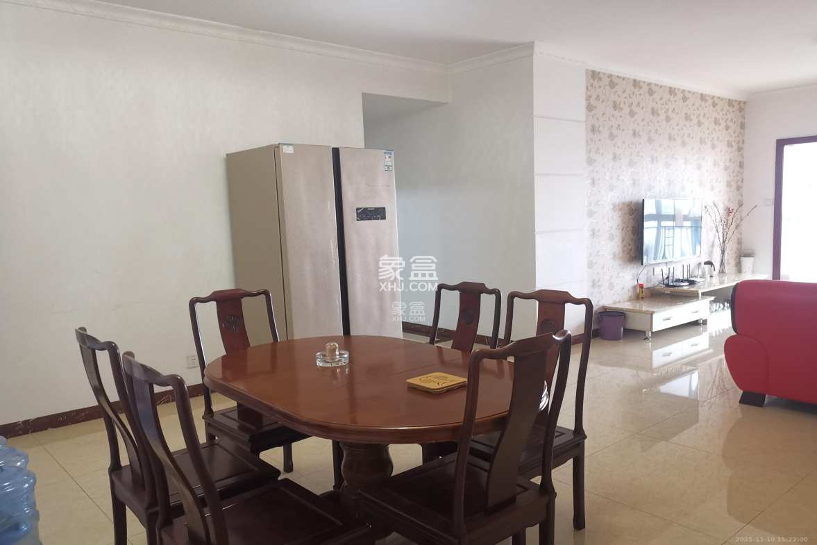 白沙湾嘉园 3室2厅2卫 2600.0元/月 白沙湾嘉园 3室2厅2卫 2600.0元/月室内图