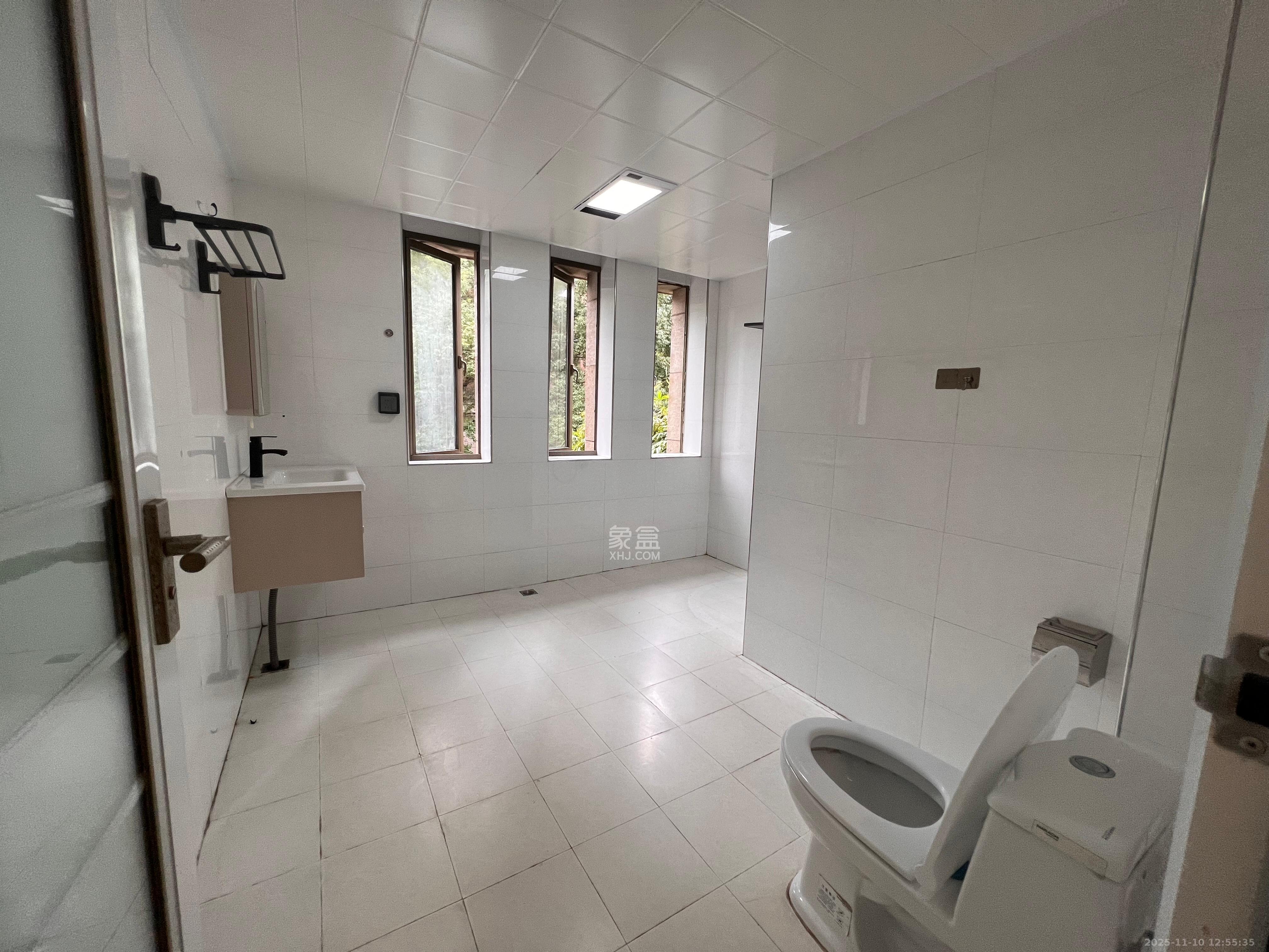 奥林匹克花园  4室1厅2卫    3500.0元/月室内图