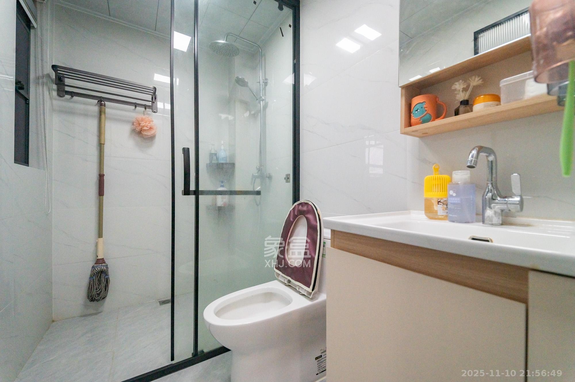 金辉优步星樾 3室2厅2卫 75.0万 金辉优步星樾 3室2厅2卫 75.0万卫生间