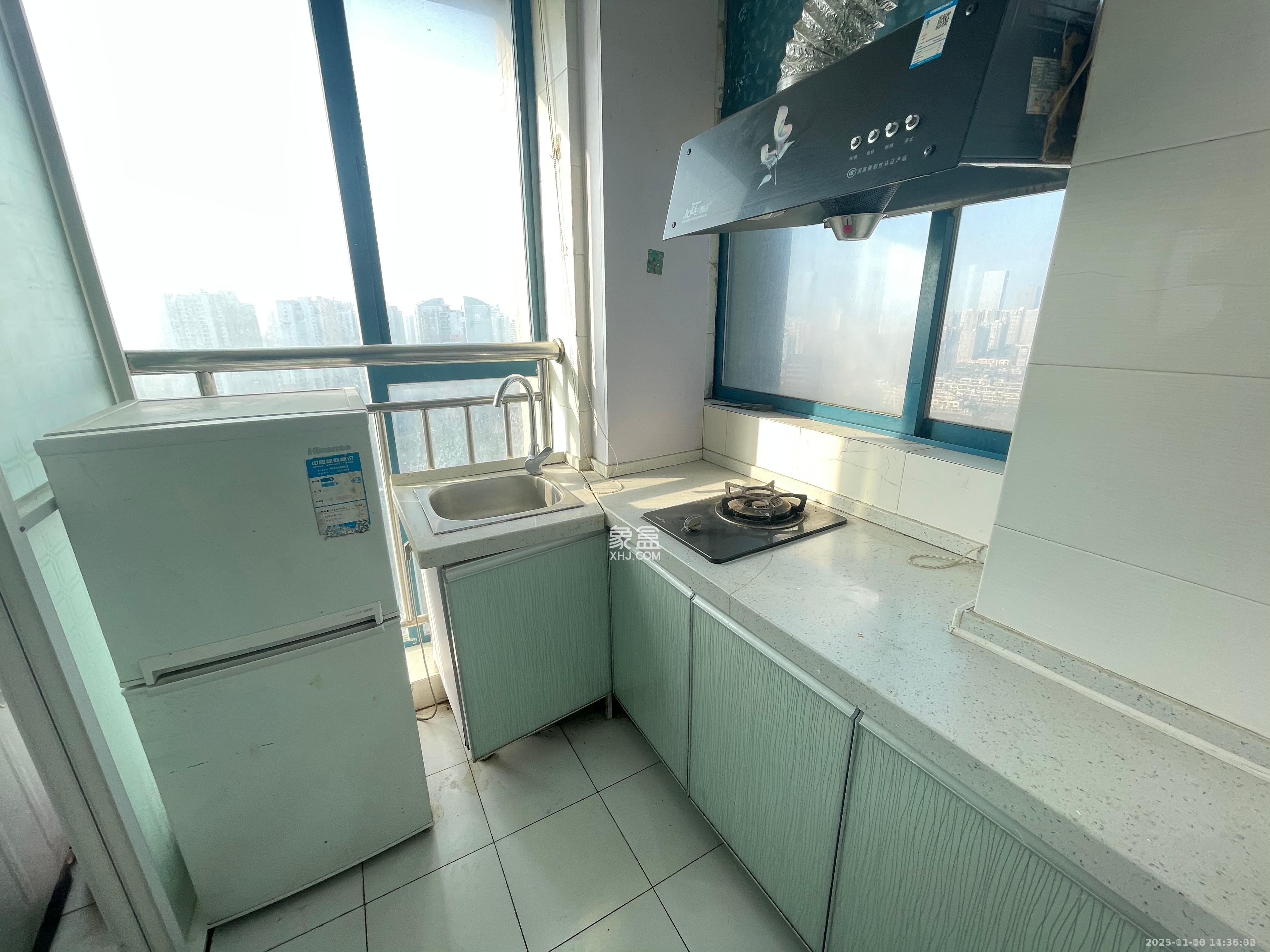 东一国际  1室1厅1卫    1800.0元/月室内图