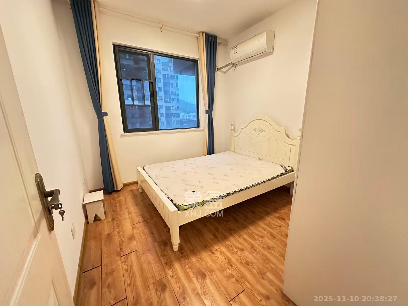 长房云时代  3室2厅2卫    2800.0元/月室内图