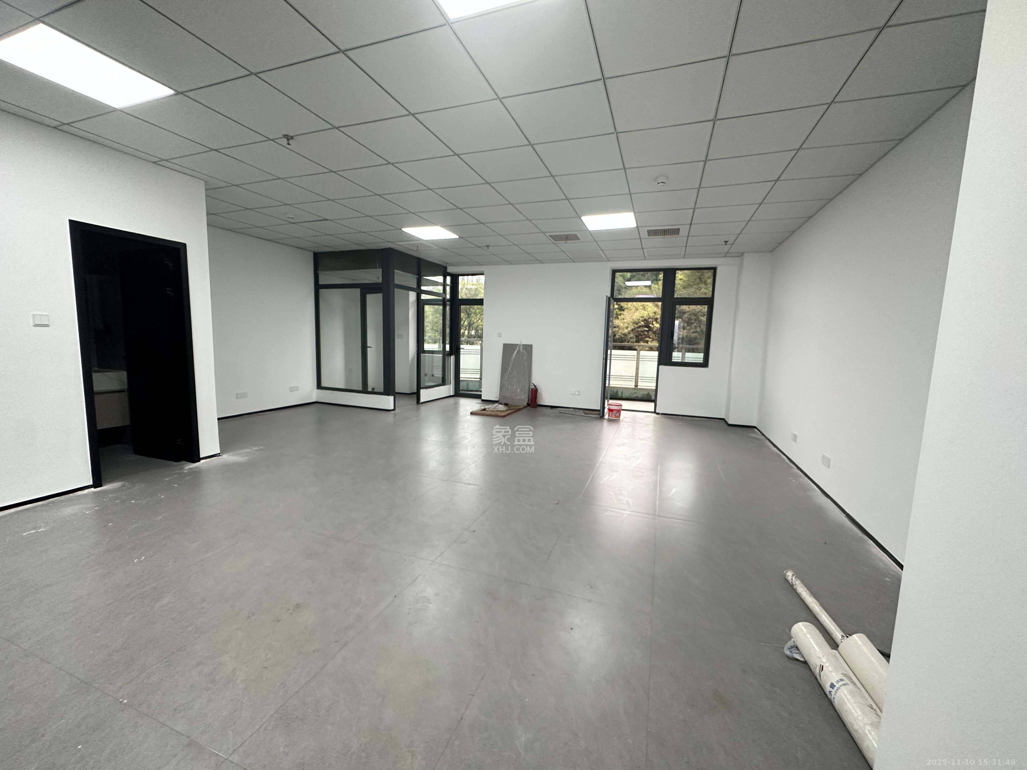 湘江颂 1室1厅1卫 8800.0元/月 湘江颂 1室1厅1卫 8800.0元/月室内图