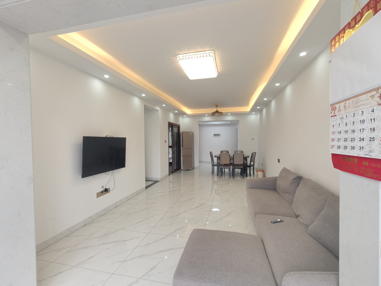 蓝海瑞园  3室2厅1卫    2700.0元/月室内图