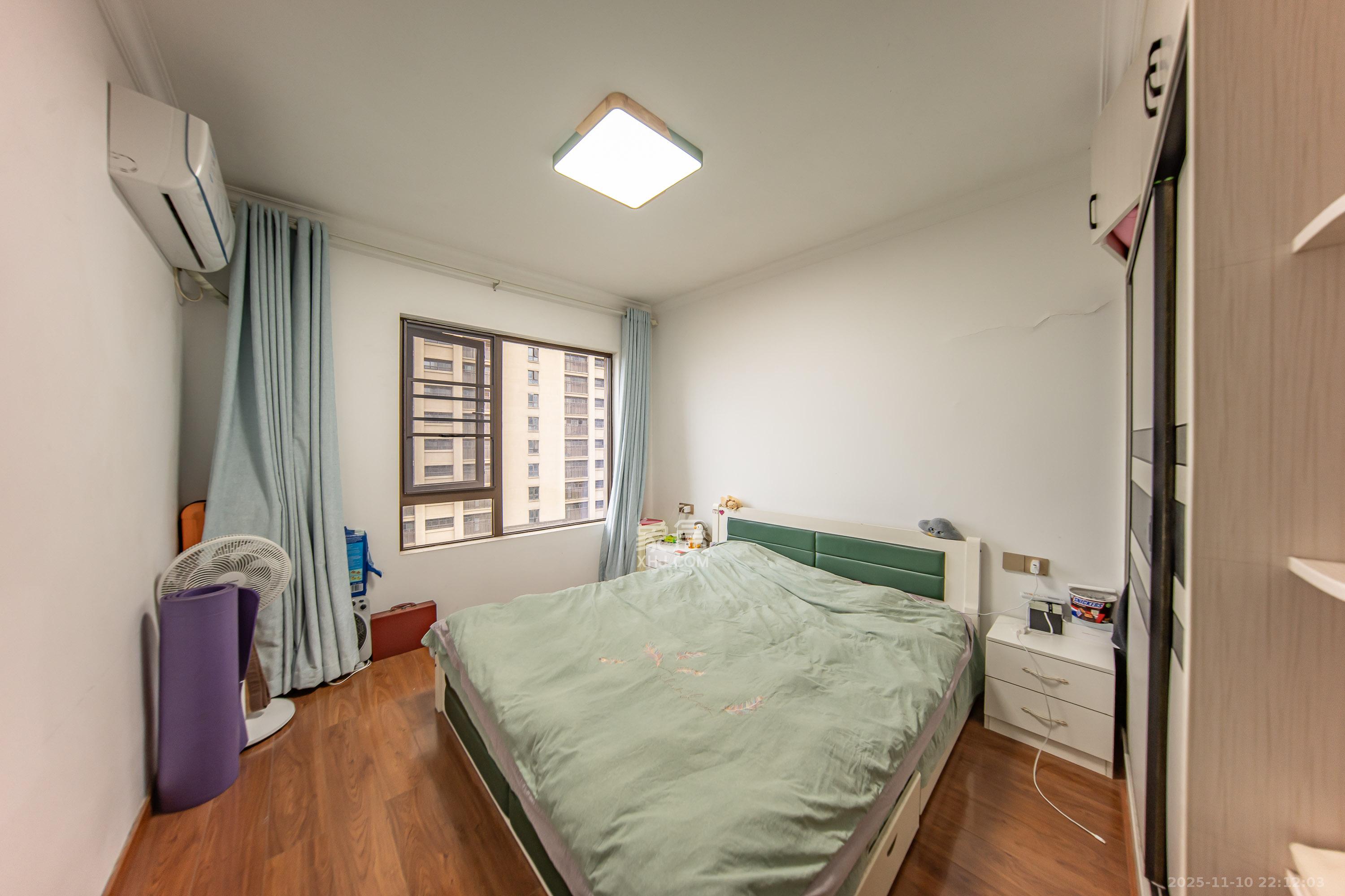 华润橡树湾 2室1厅1卫 59.8万 华润橡树湾 2室1厅1卫 59.8万卧室