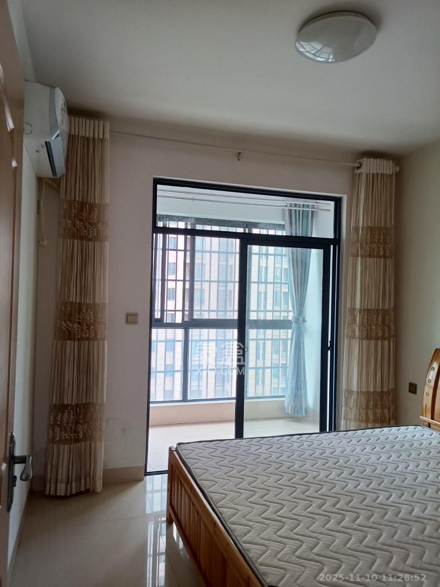 荣盛花语馨苑  3室2厅1卫    2300.0元/月室内图