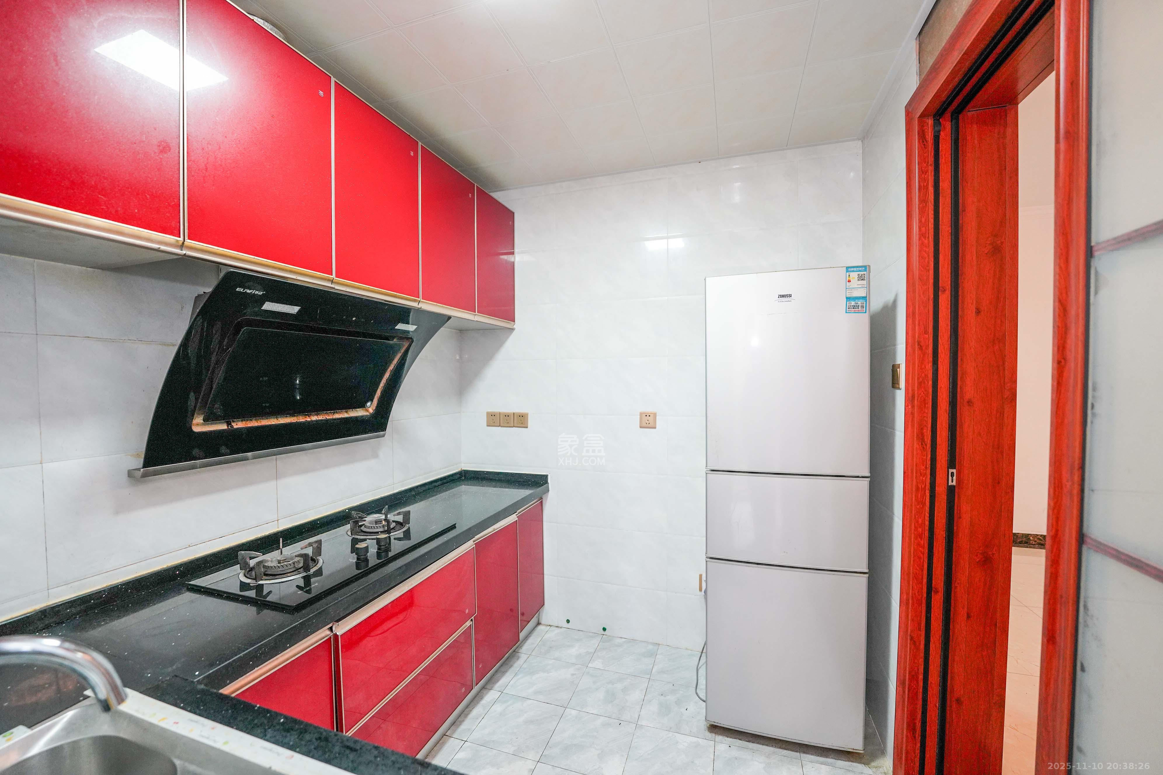 怡海星城  3室2厅1卫    49.0万厨房