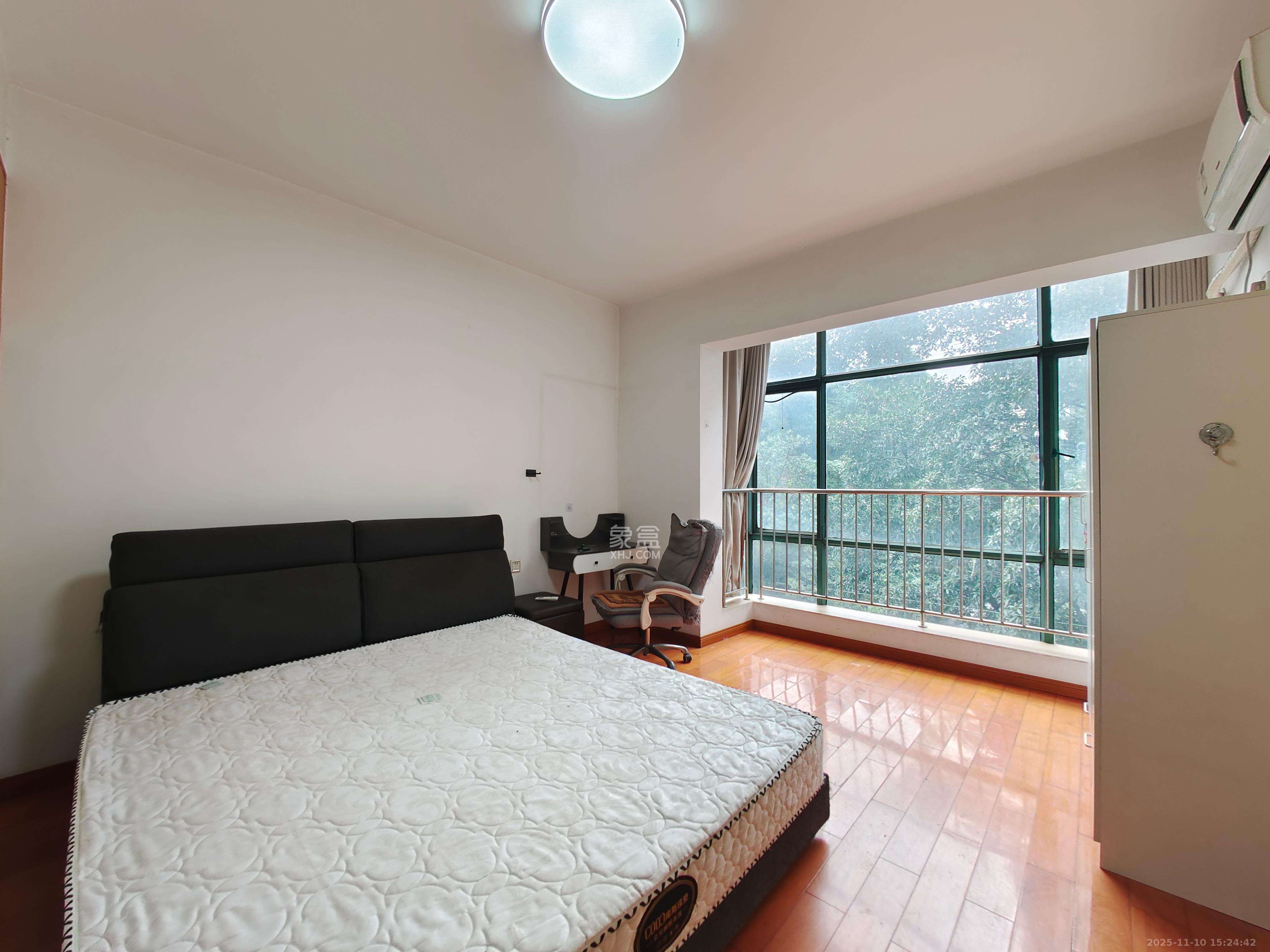 望兴景园一期 3室2厅2卫 2000.0元/月 望兴景园一期 3室2厅2卫 2000.0元/月室内图