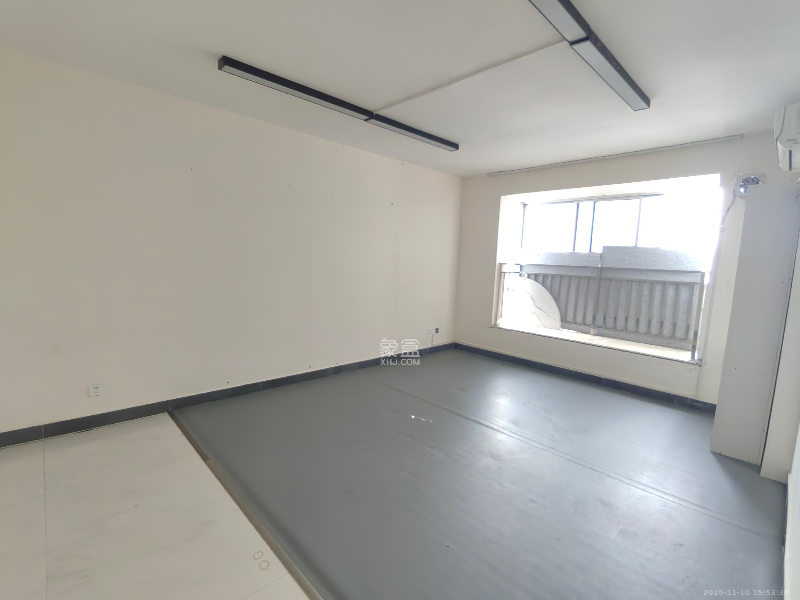 高桥现代商贸城  4室2厅1卫    3800.0元/月室内图