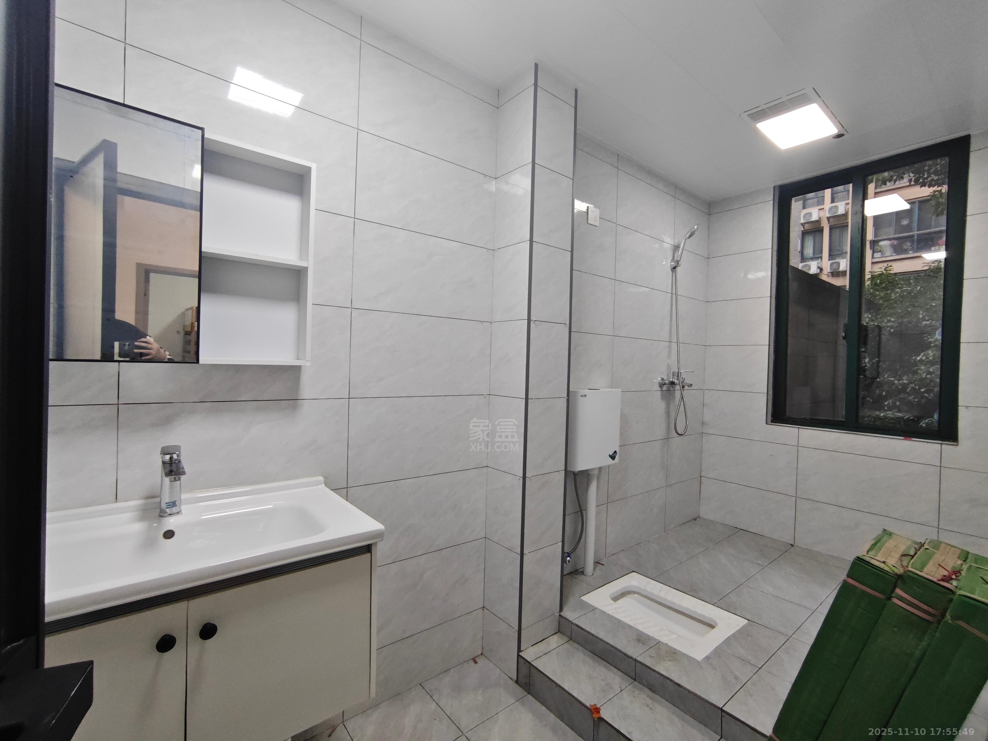 尚格名城东岸花园  3室2厅2卫    1800.0元/月室内图