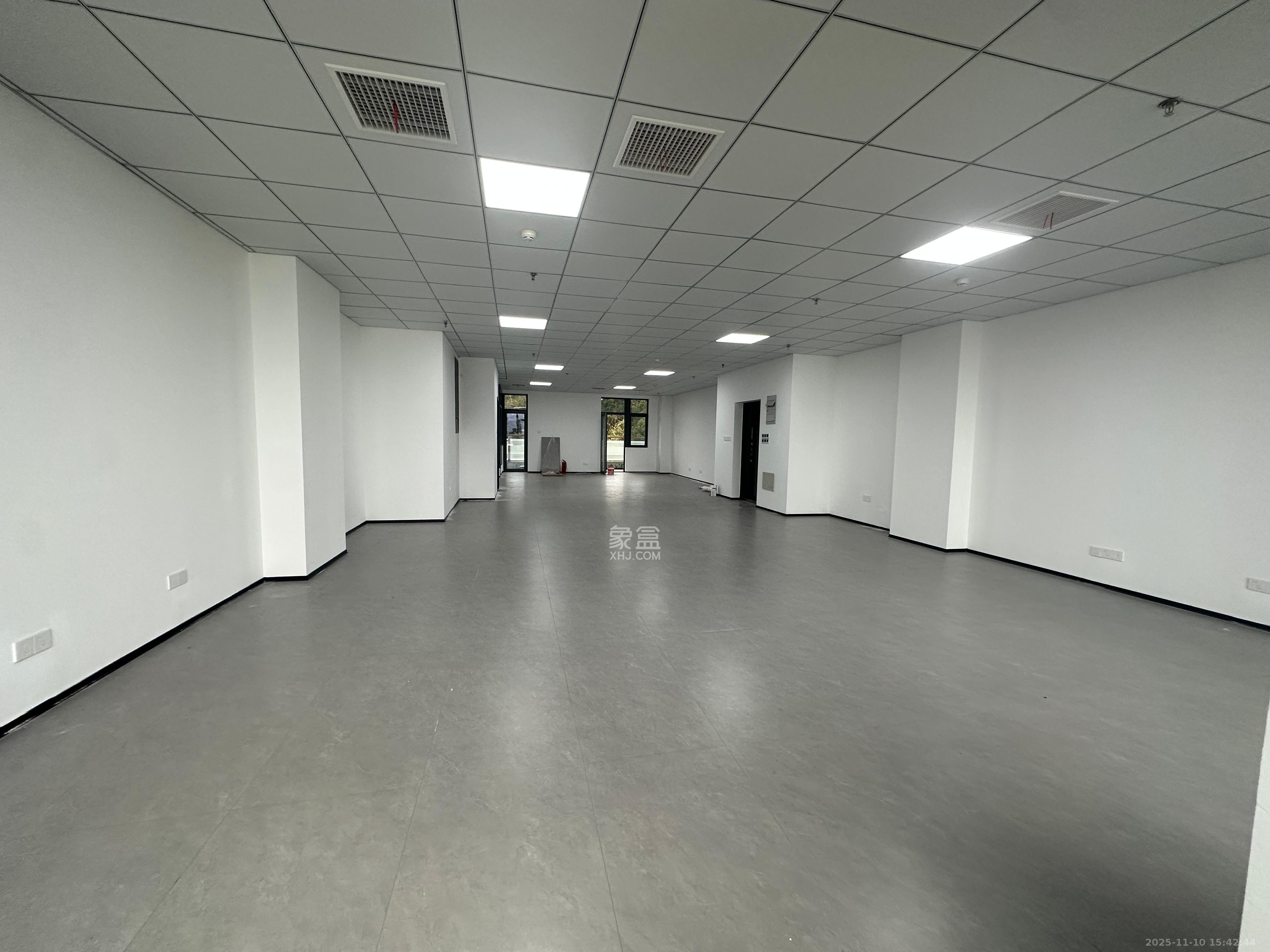 湘江颂  1室1厅1卫    8800.0元/月