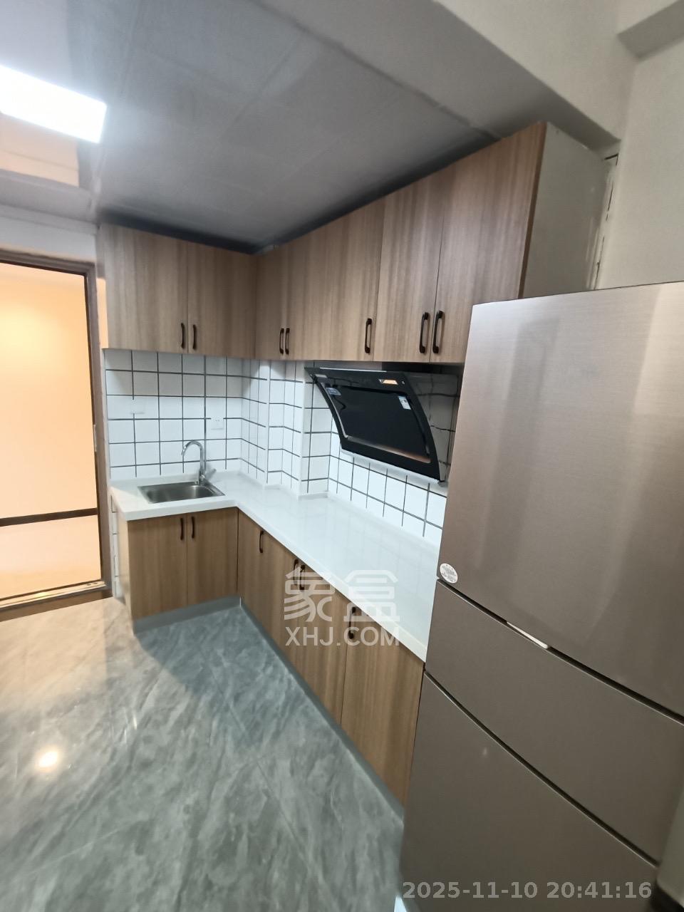 金地铂悦  2室1厅1卫    1400.0元/月室内图