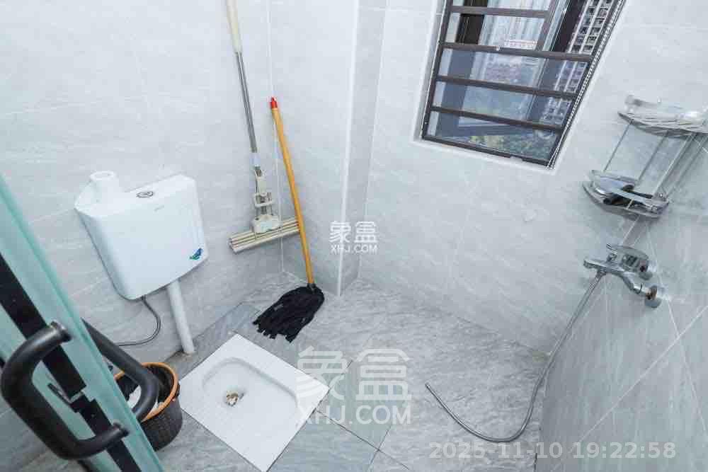 中国铁建梅溪青秀三期 5室2厅2卫 3500.0元/月 中国铁建梅溪青秀三期 5室2厅2卫 3500.0元/月室内图