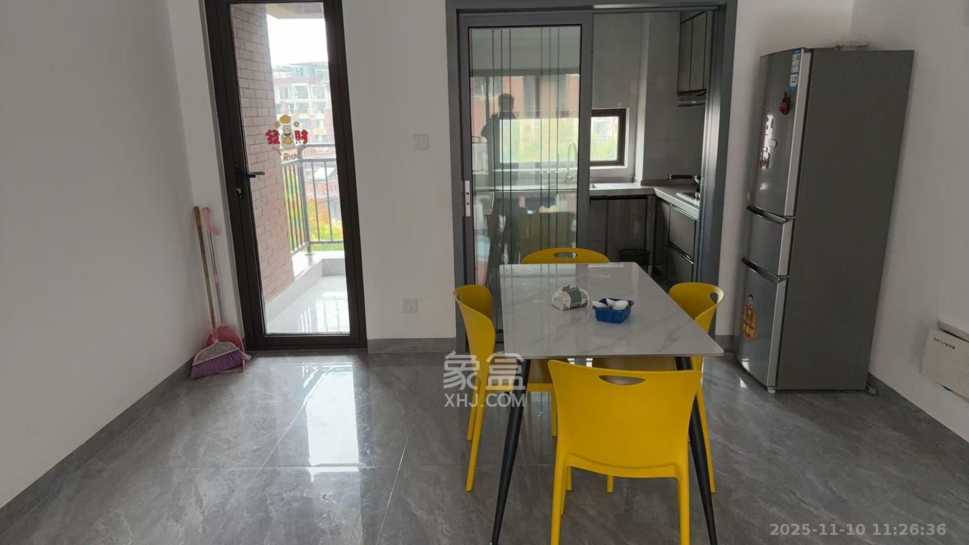 保利城(中航城国际社区、郡原美村) 4室2厅2卫 2800.0元/月 保利城(中航城国际社区、郡原美村) 4室2厅2卫 2800.0元/月室内图