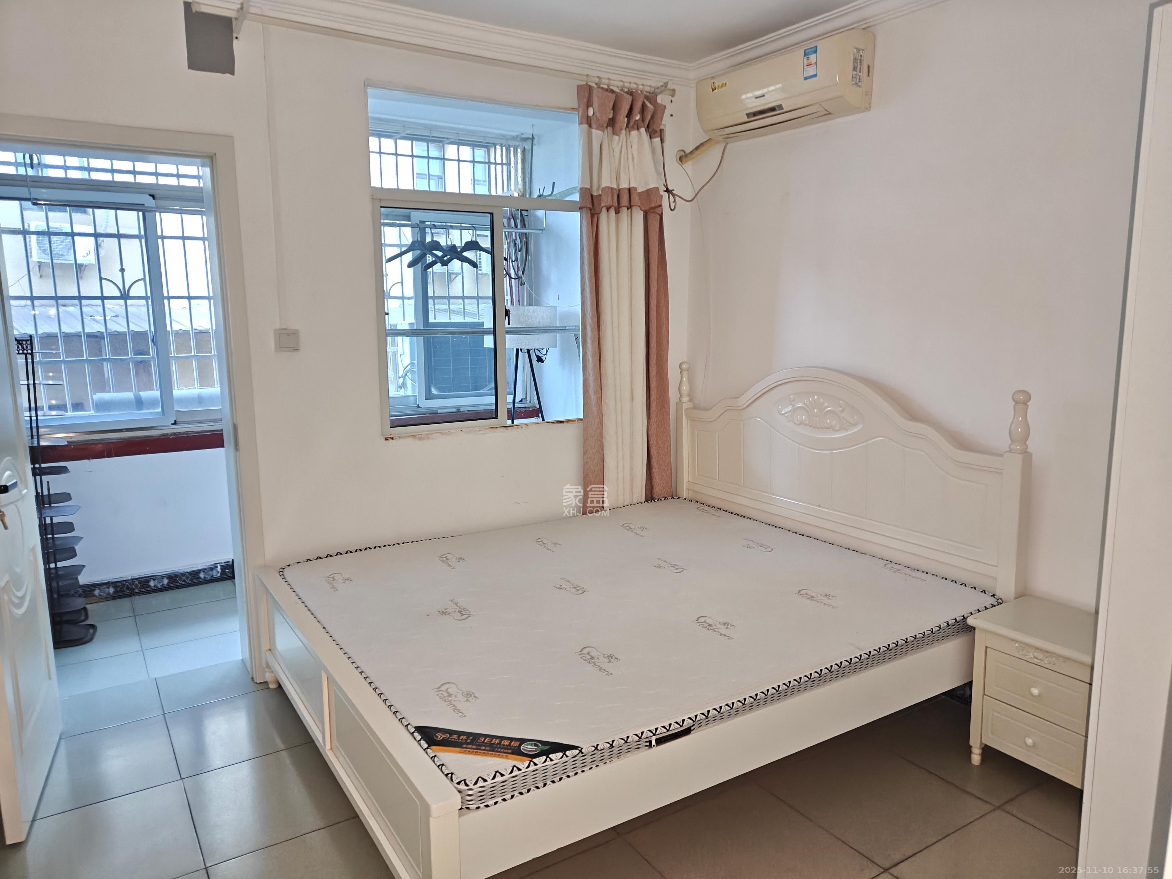 上碧湘街散盘  3室2厅1卫    3200.0元/月室内图