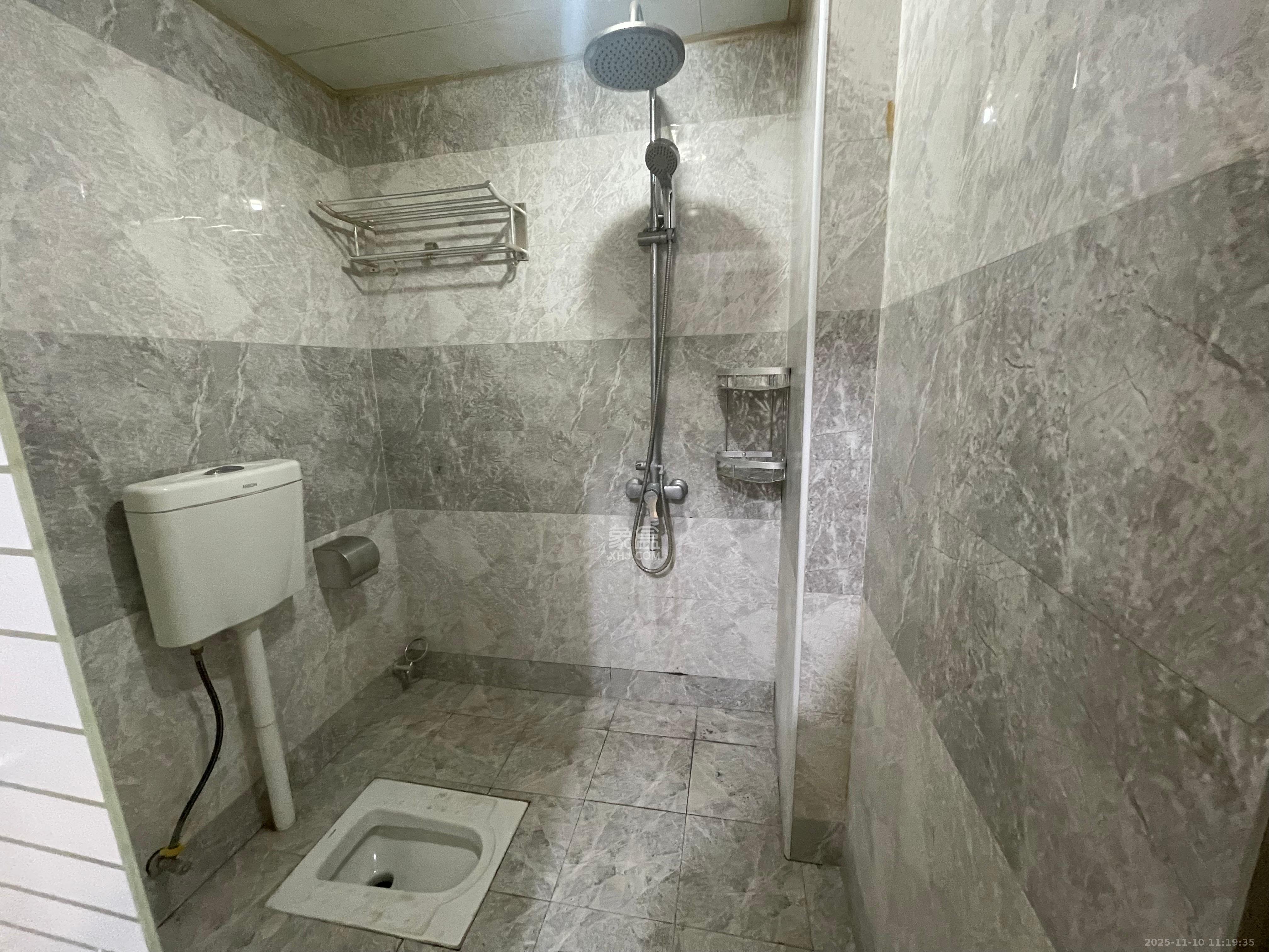 中信凯旋蓝岸(中信新城三期) 1室1厅1卫 1500.0元/月 中信凯旋蓝岸(中信新城三期) 1室1厅1卫 1500.0元/月室内图