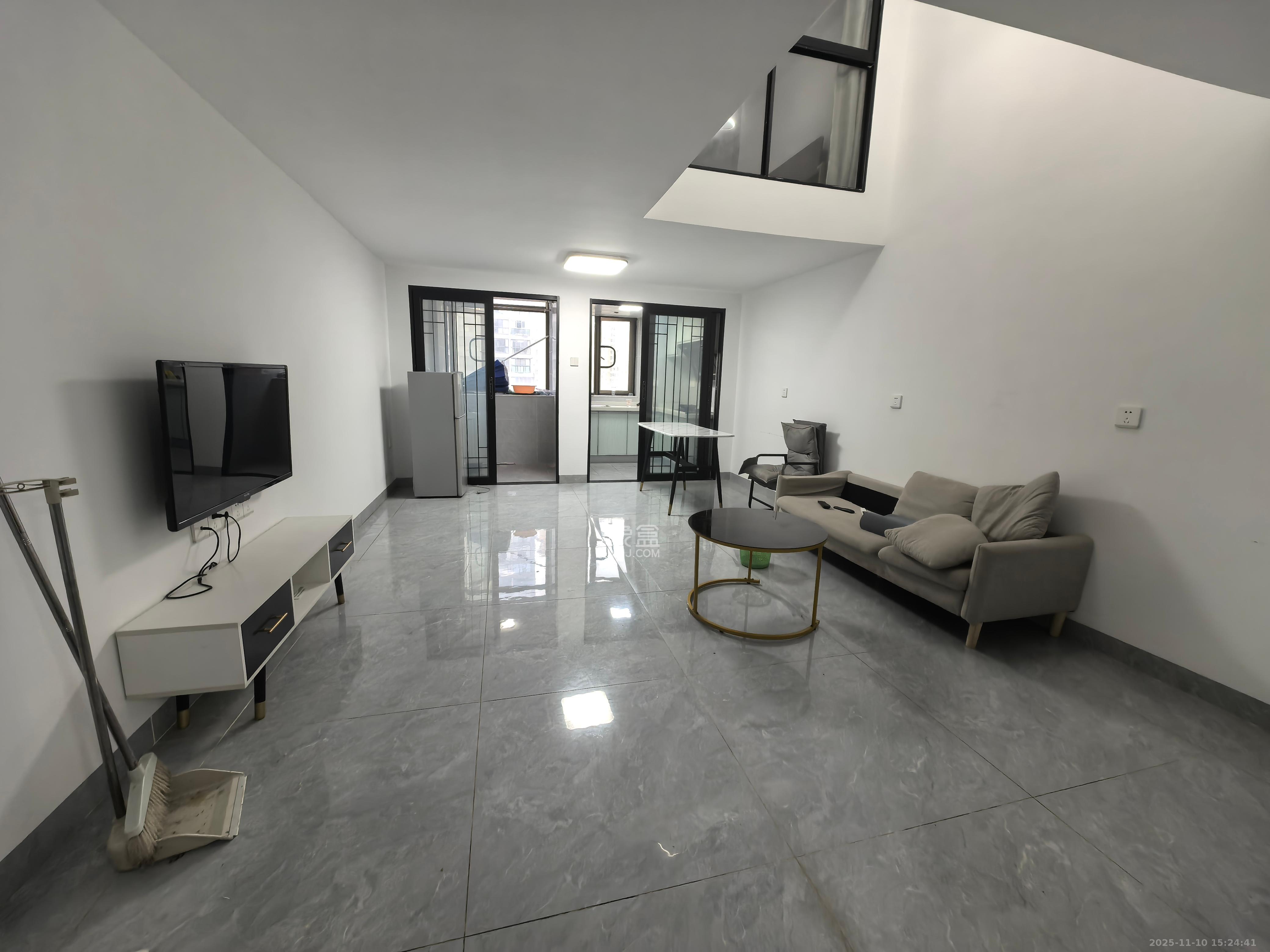 福晟钱隆国际（晟冉景苑）  2室1厅1卫    1800.0元/月