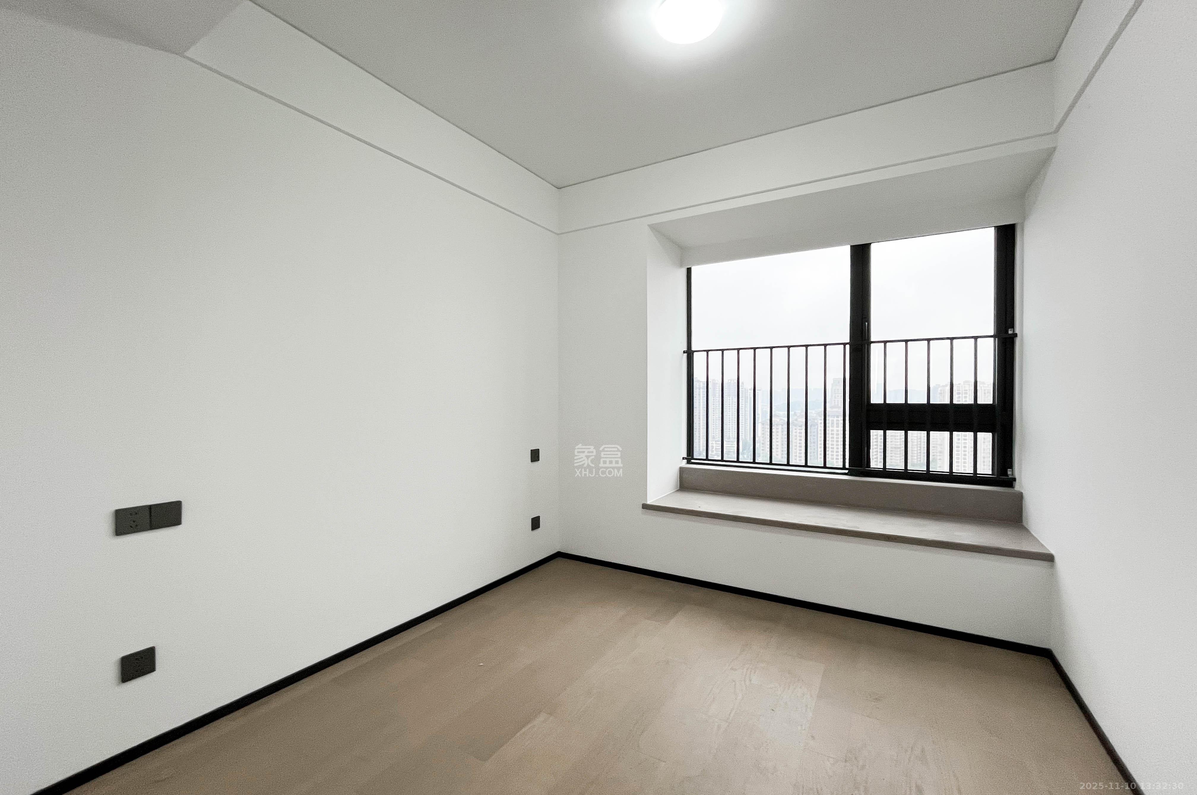 金地峯范  4室2厅2卫    259.0万其他