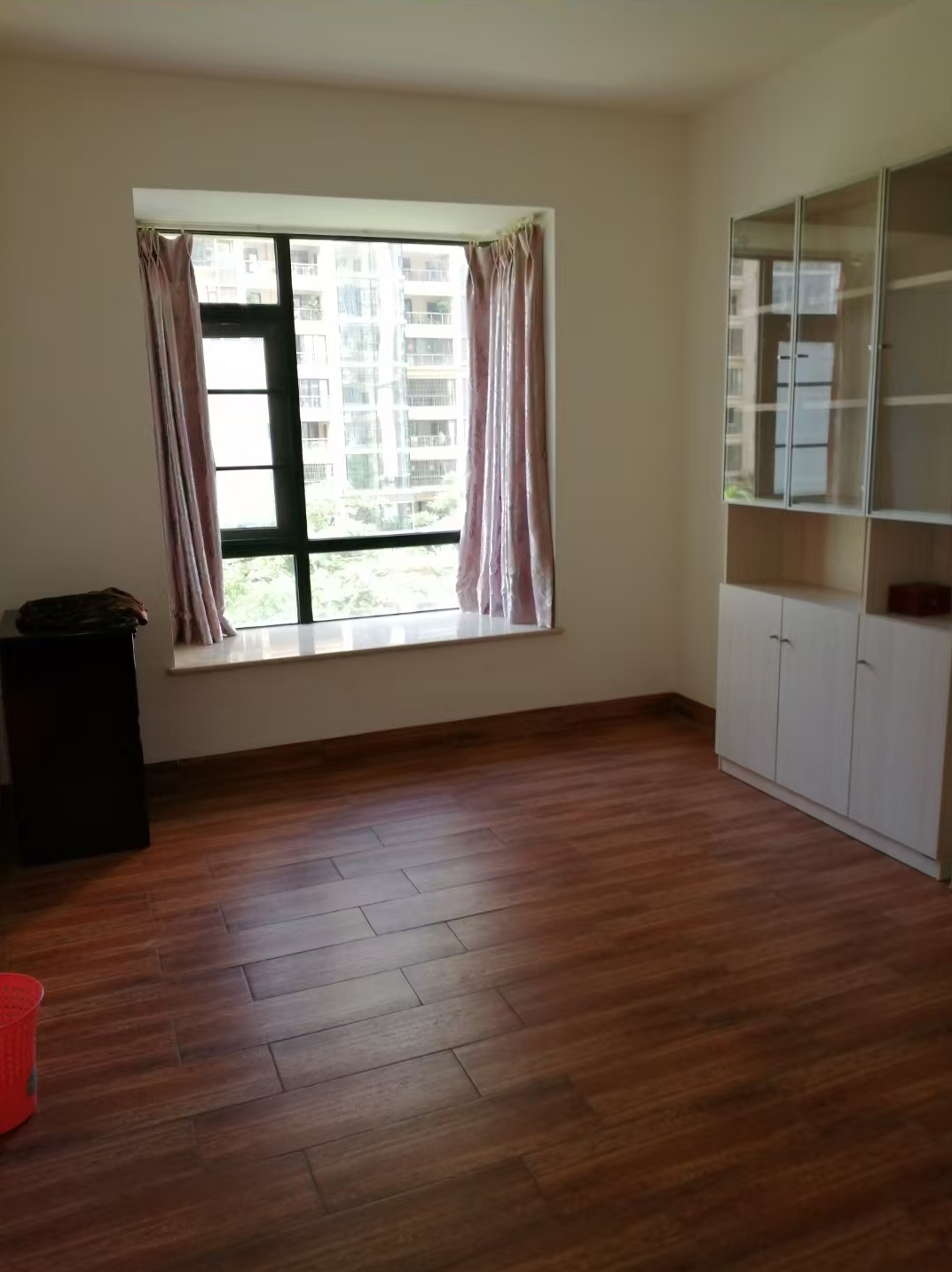 海阔天空-国瑞城一期（名仕苑）  3室2厅2卫    6800.0元/月室内图