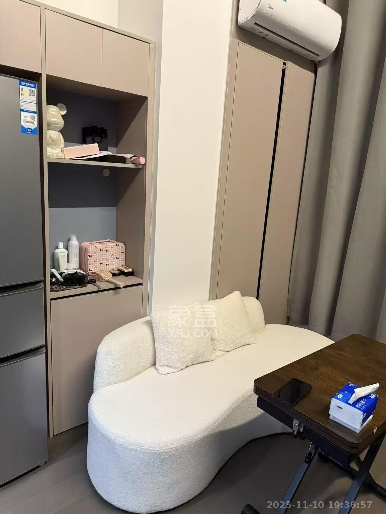 卓越中寰  2室1厅1卫    1800.0元/月