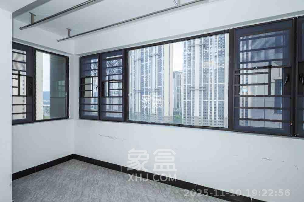 中国铁建梅溪青秀三期 5室2厅2卫 3500.0元/月 中国铁建梅溪青秀三期 5室2厅2卫 3500.0元/月室内图