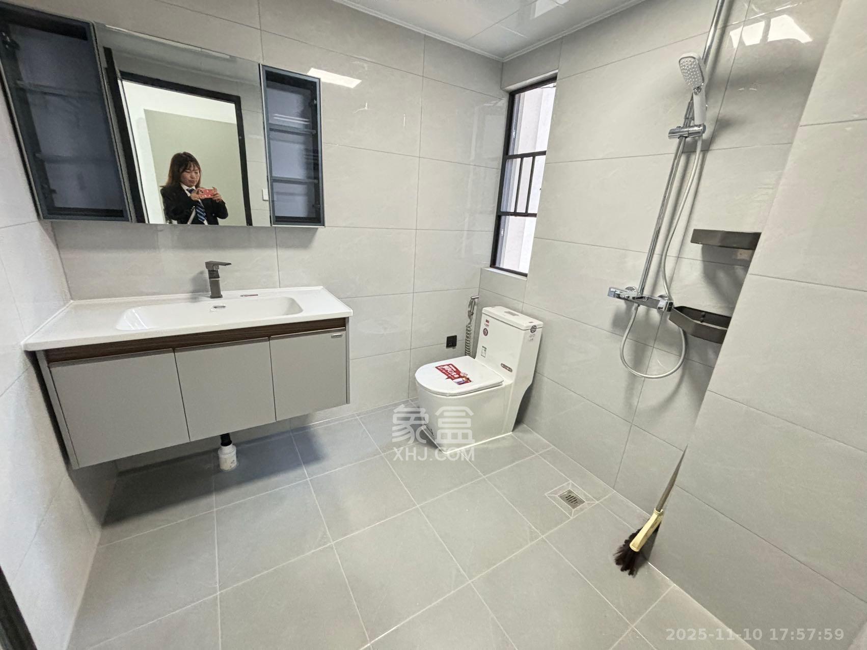 旭日嘉苑  3室2厅2卫    3800.0元/月室内图