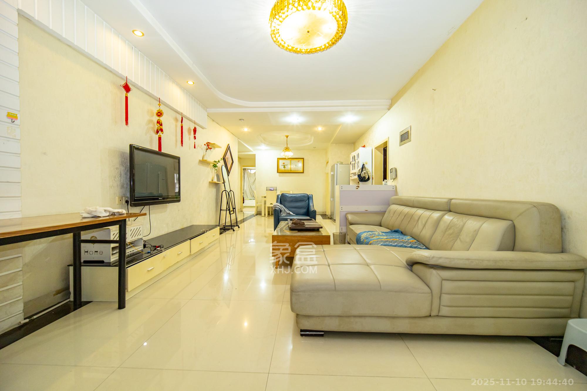 卧龙居国际村  3室2厅2卫    65.8万