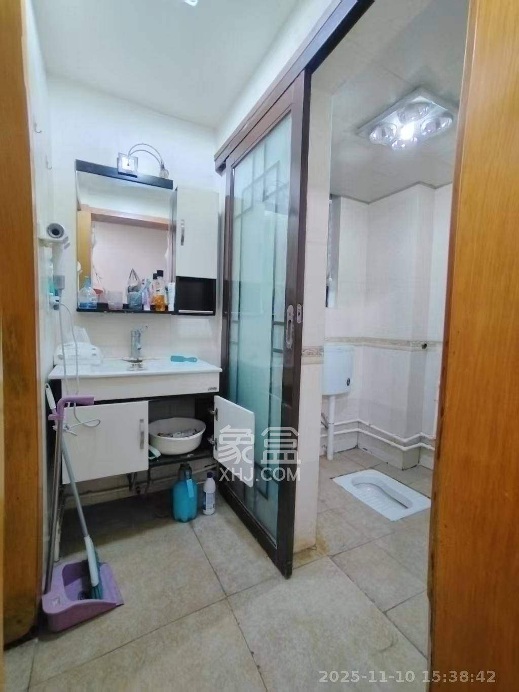 香麓丽舍  1室1厅1卫    1800.0元/月室内图