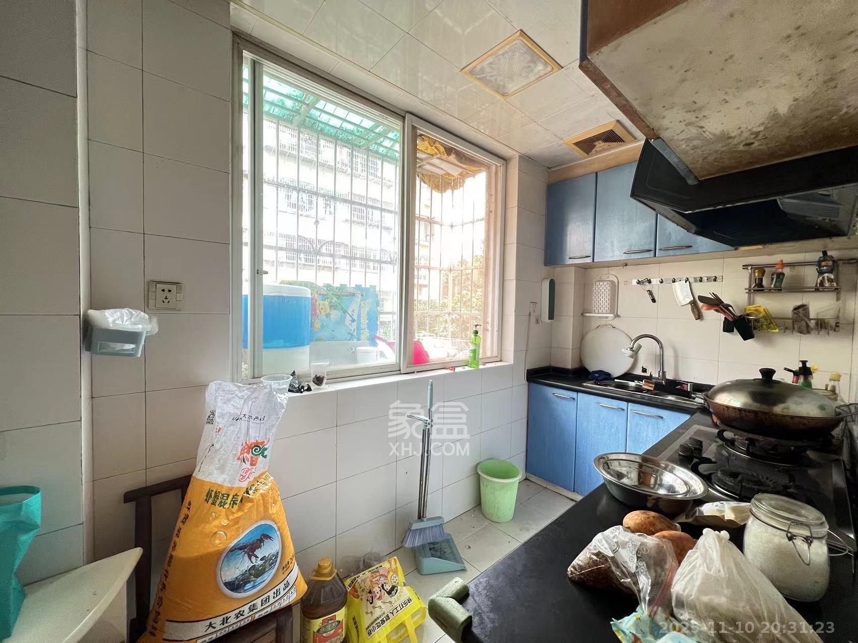 老灯泡厂宿舍（啤酒厂宿舍）  2室2厅1卫    2200.0元/月室内图