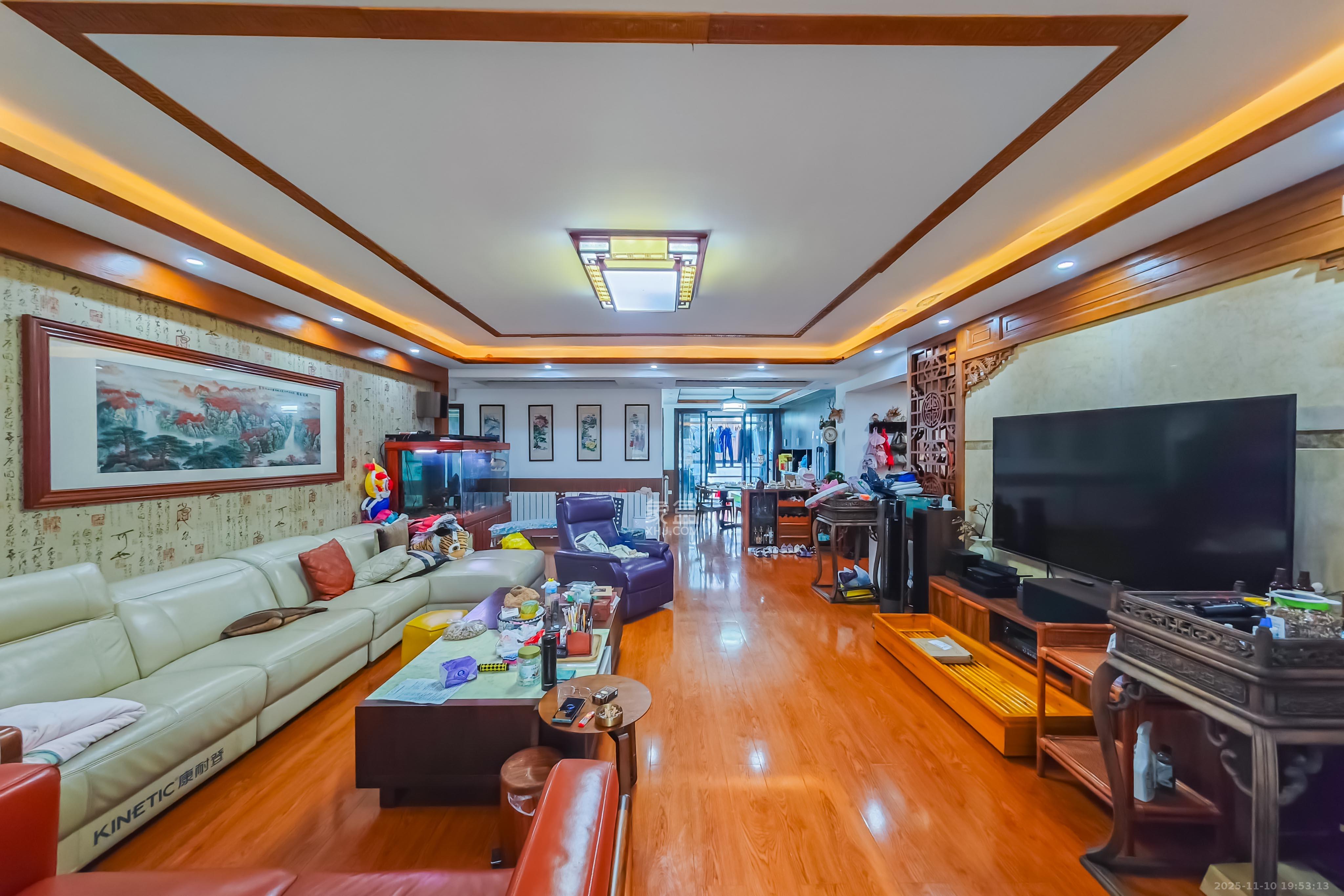 融科东南海  6室2厅2卫    288.0万