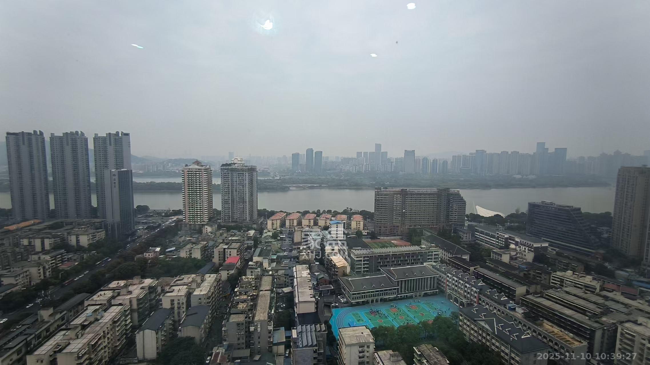 华润置地中心  1室1厅1卫    2200.0元/月室内图