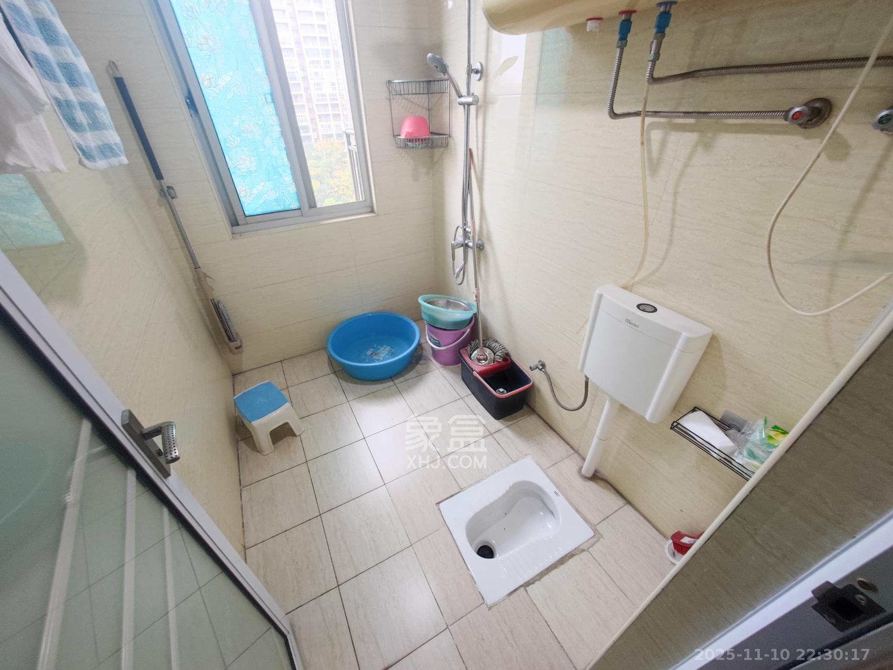 桃阳苑（省人大单位房）  3室2厅2卫    150.0万卫生间