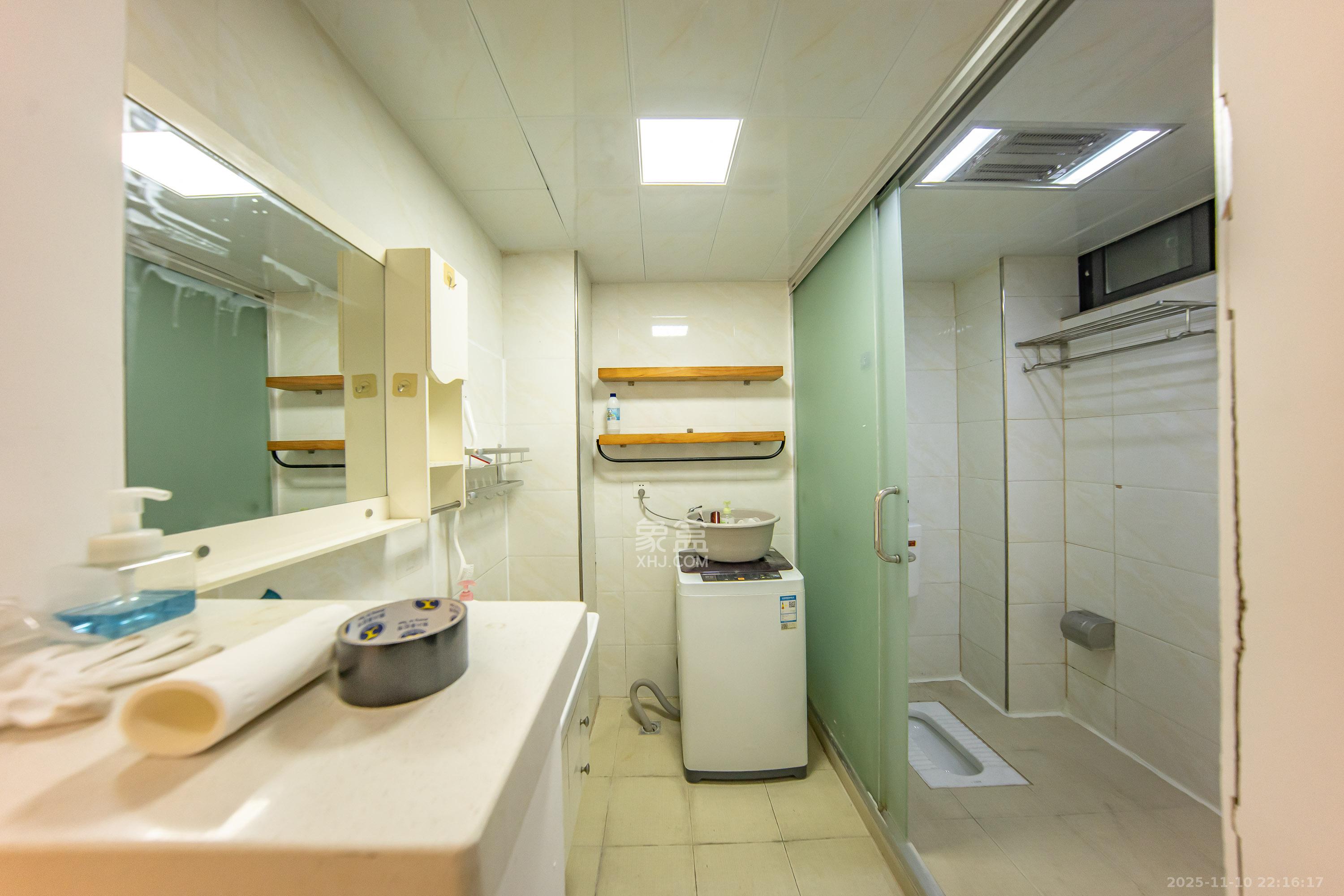 阳光100一期、四五期  2室2厅1卫    85.0万卫生间