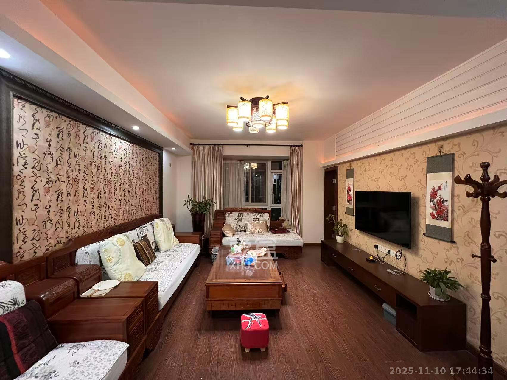 泊爱蓝湾  3室2厅2卫    3500.0元/月