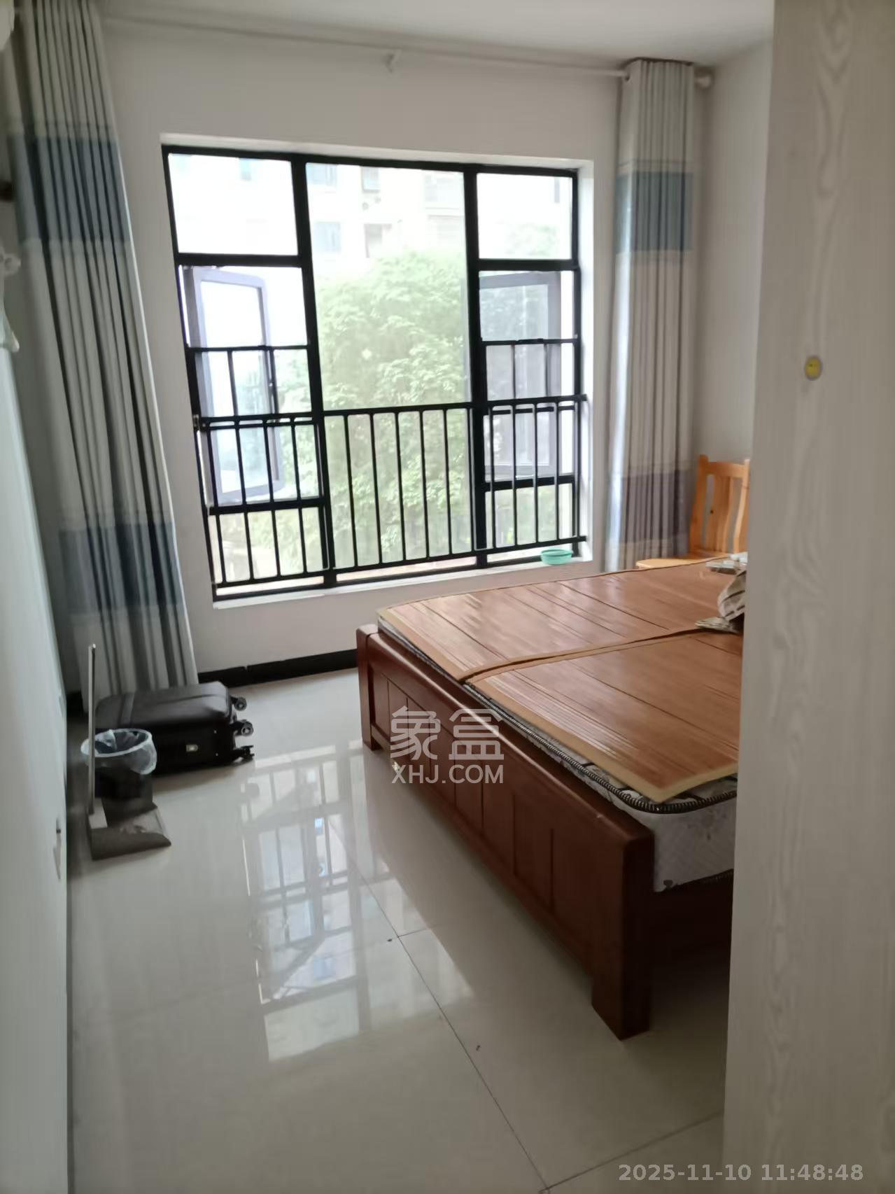 天元涉外景园B区 3室2厅2卫 2400.0元/月 天元涉外景园B区 3室2厅2卫 2400.0元/月室内图