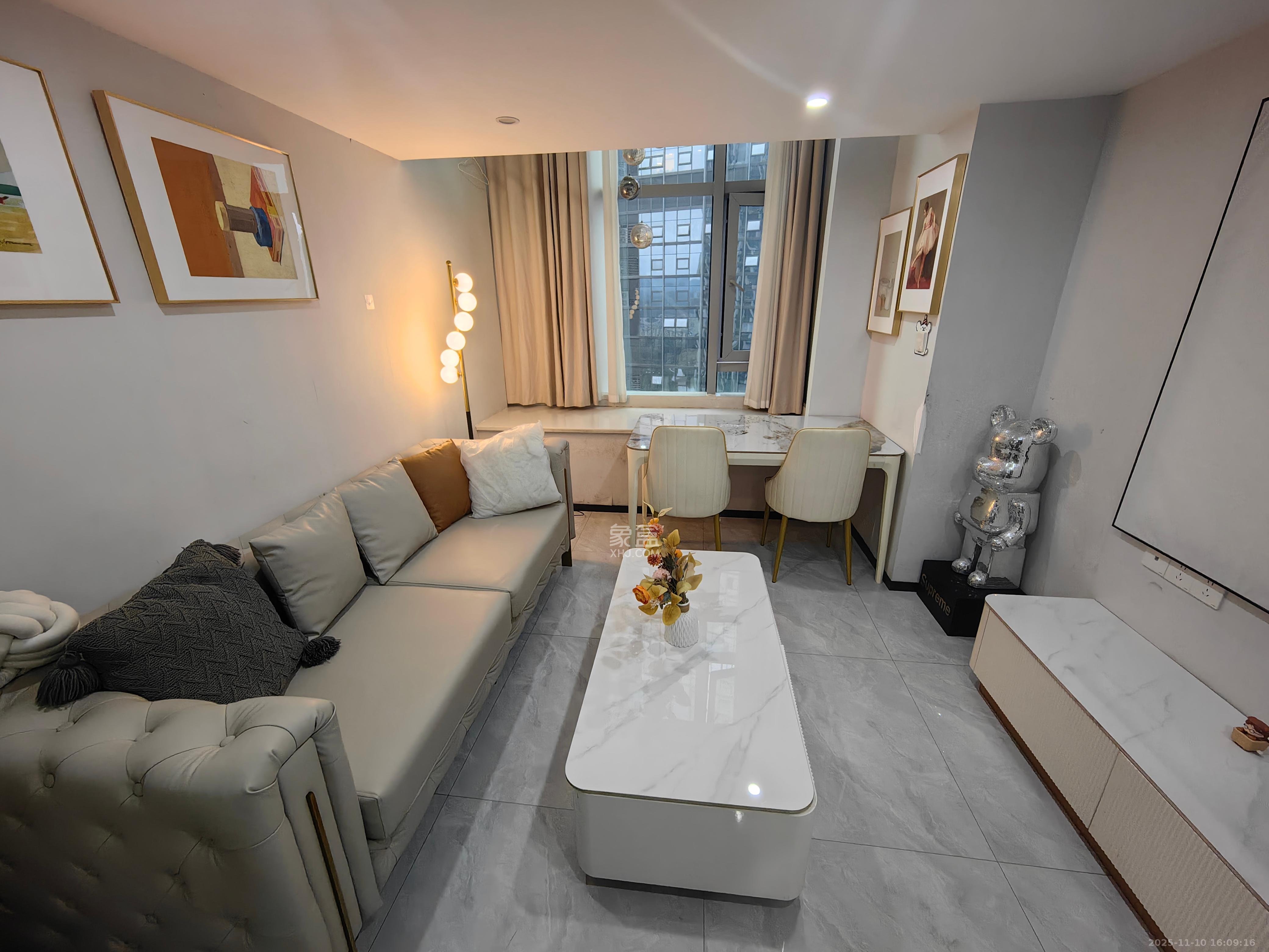 福晟翡翠湾  2室1厅1卫    2000.0元/月室内图