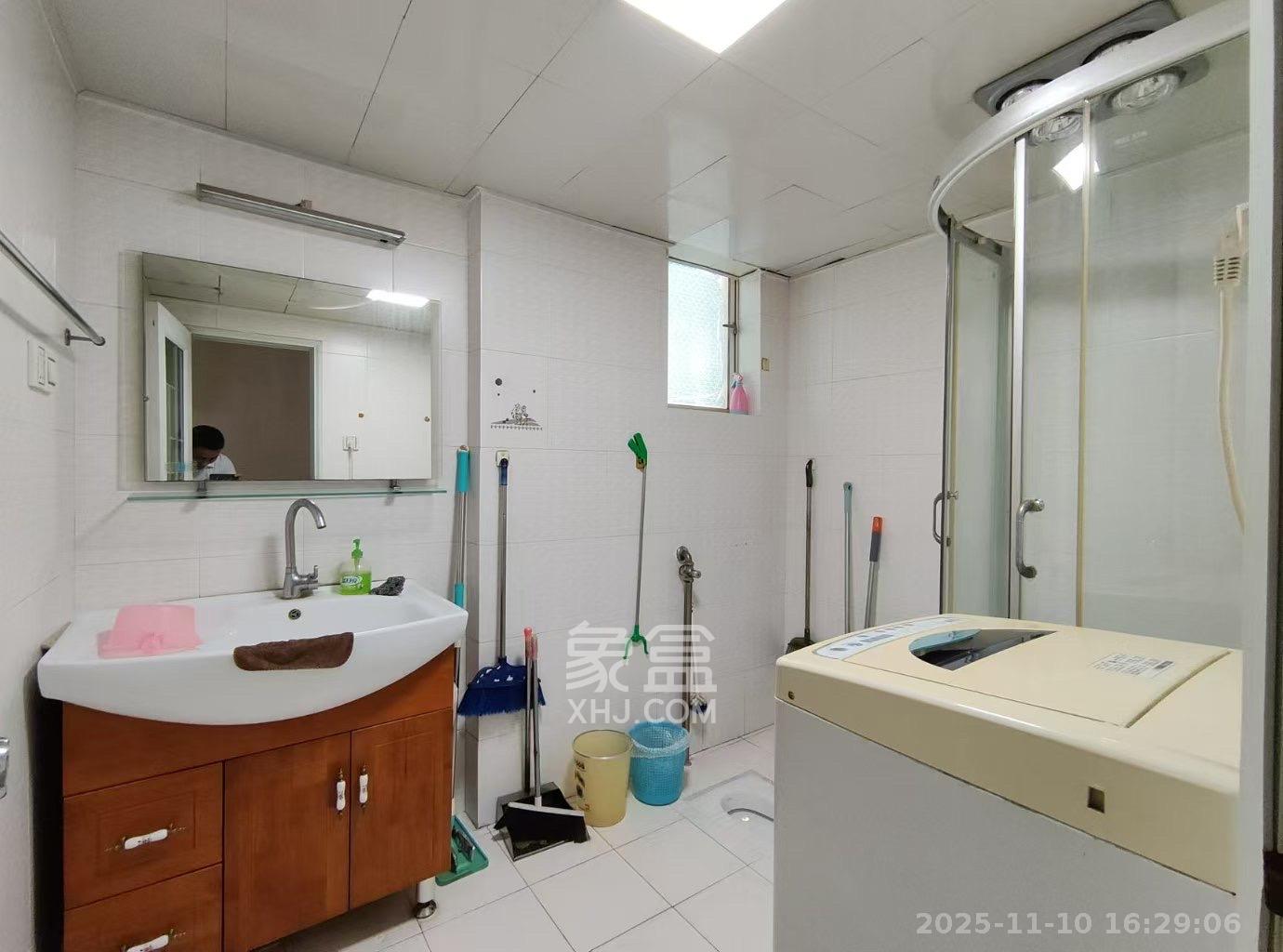 一心花苑 3室2厅2卫 3200.0元/月 一心花苑 3室2厅2卫 3200.0元/月室内图