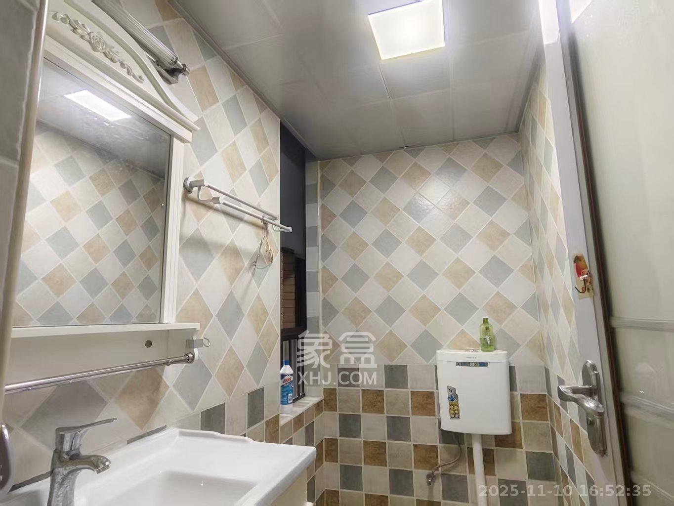 华润凤凰城三期 3室2厅2卫 2800.0元/月 华润凤凰城三期 3室2厅2卫 2800.0元/月室内图