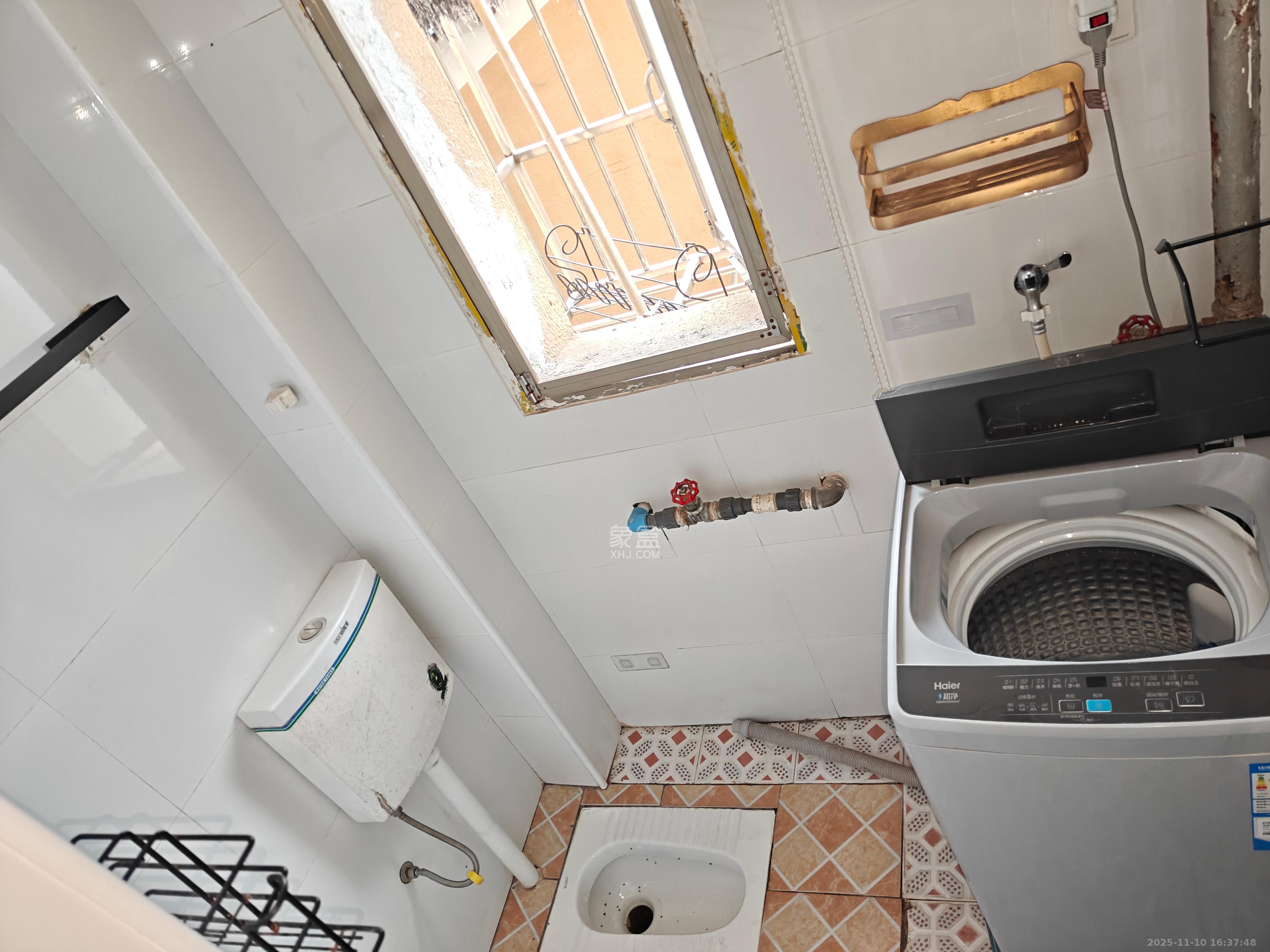 上碧湘街散盘 3室2厅1卫 3200.0元/月 上碧湘街散盘 3室2厅1卫 3200.0元/月室内图