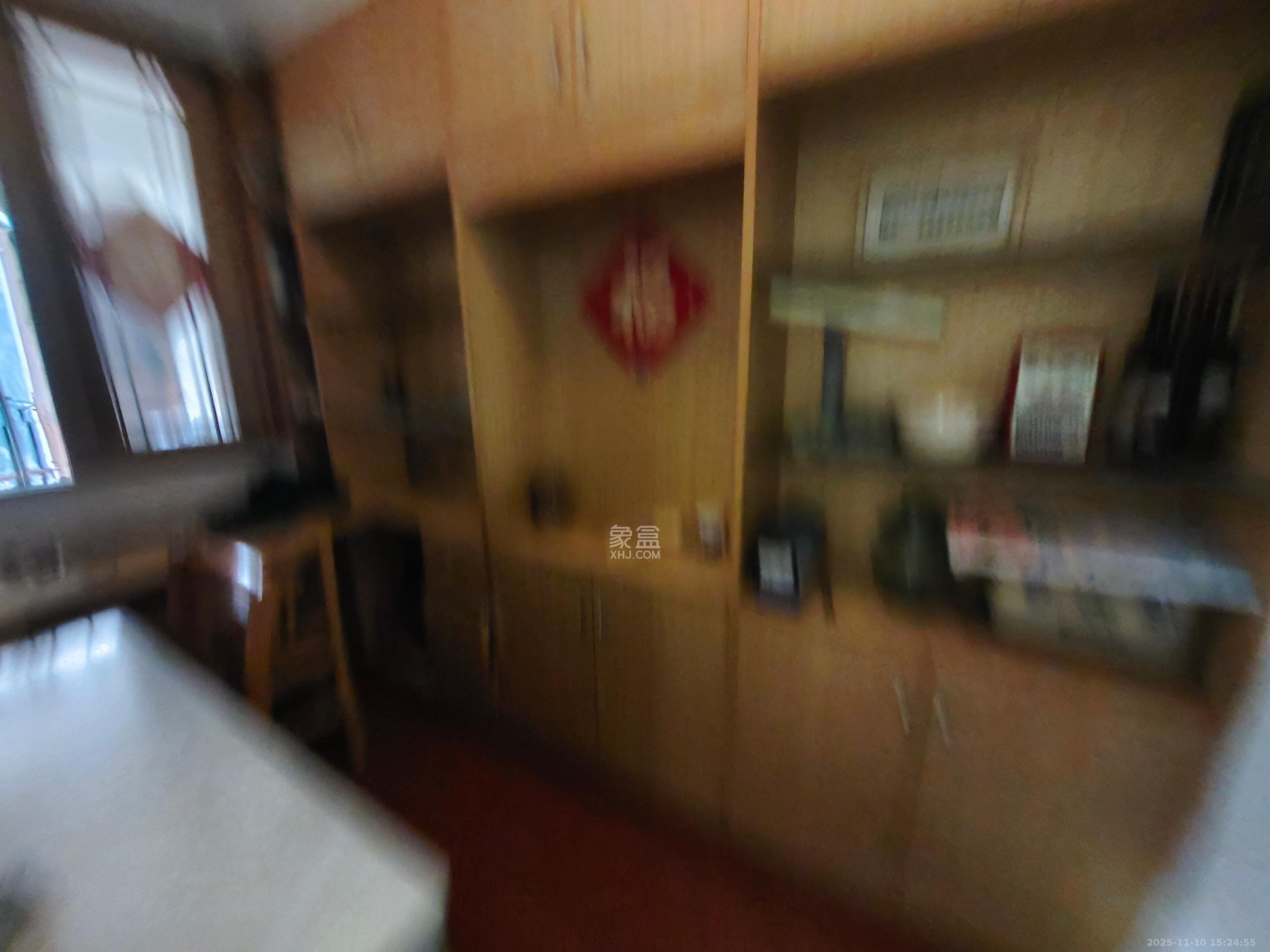 望兴景园一期  3室2厅2卫    2000.0元/月室内图