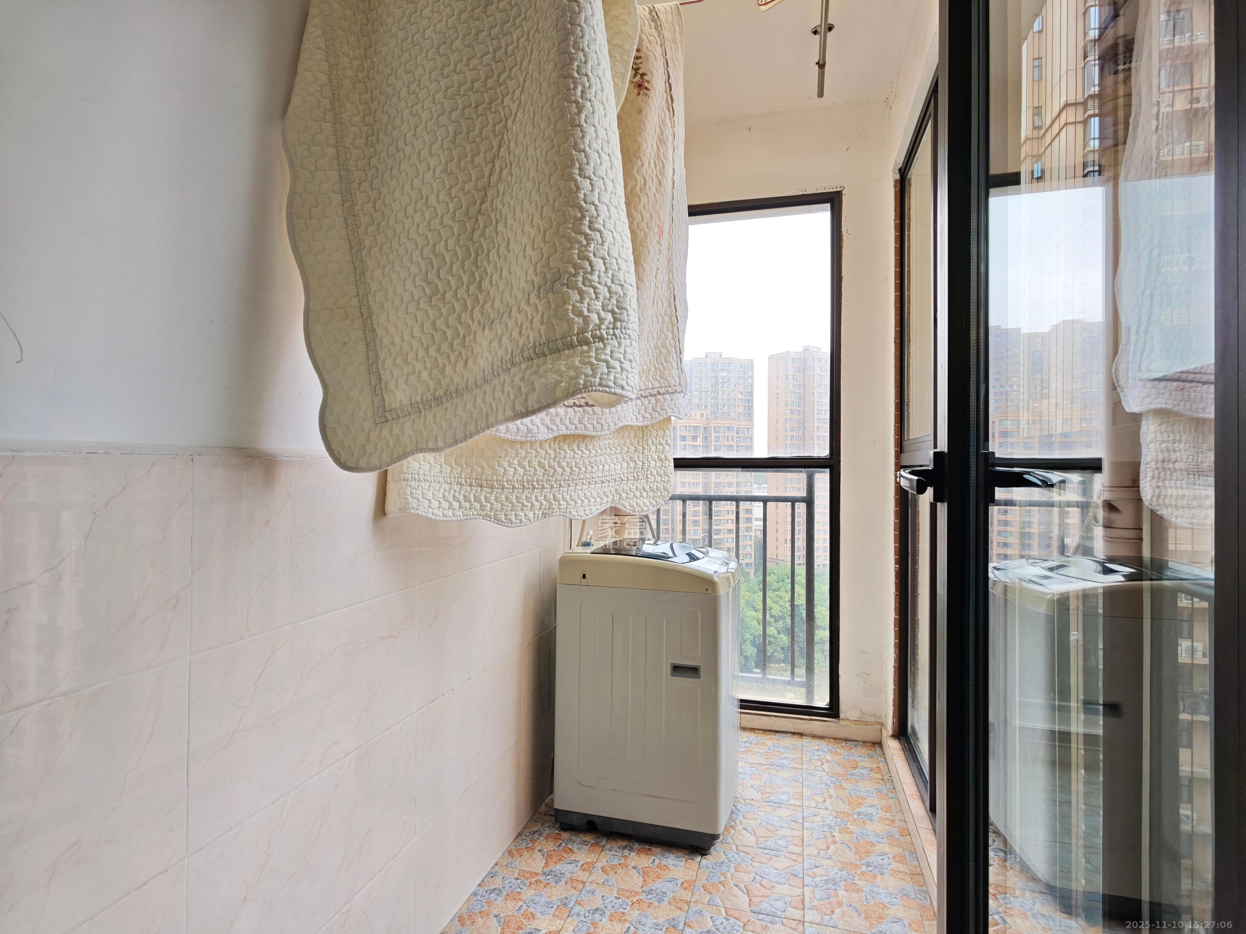 德润小区（丰升德润小区）  4室2厅2卫    3000.0元/月室内图