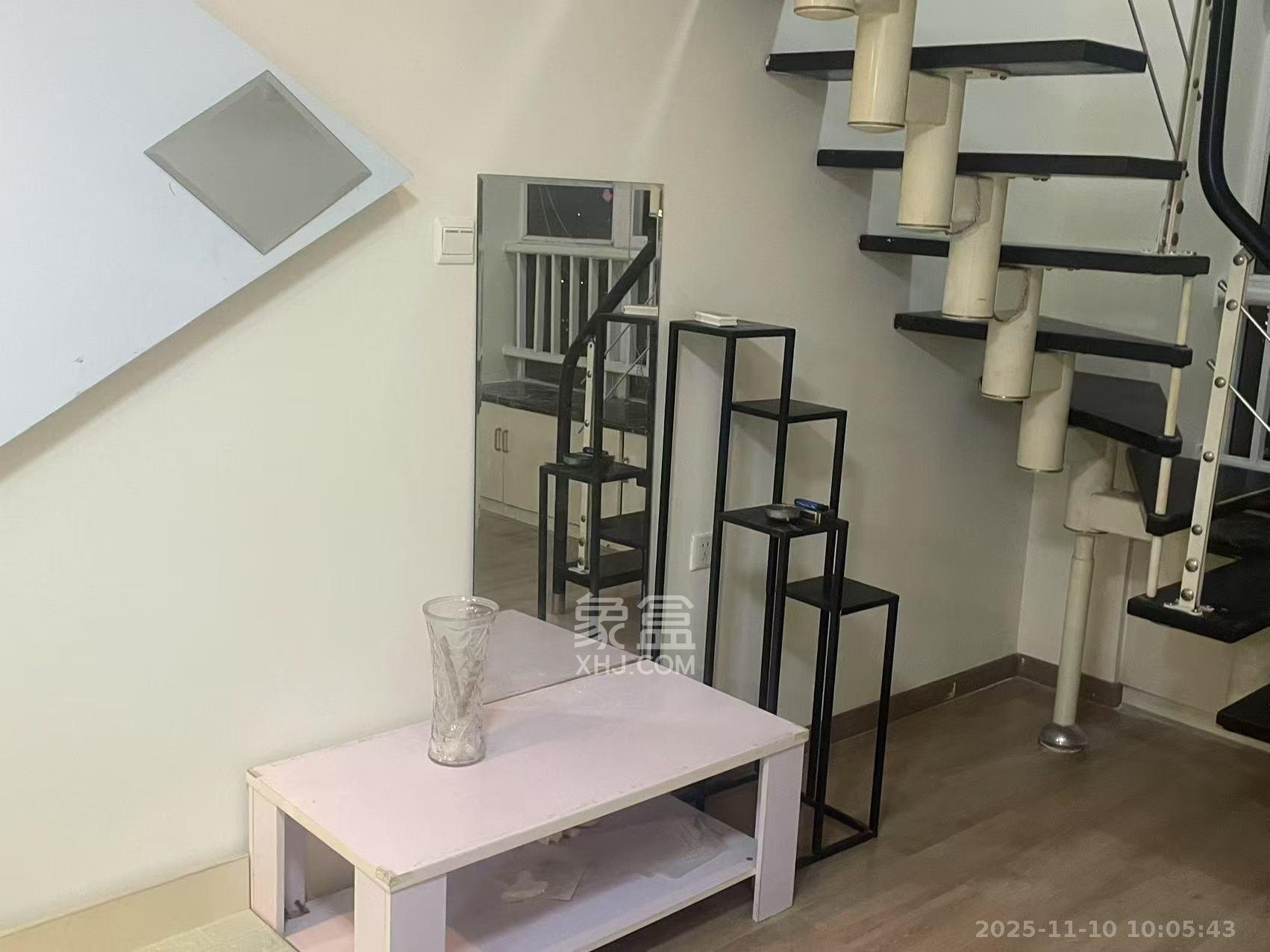 他城（天鸿时代公寓）  1室1厅1卫    1300.0元/月室内图