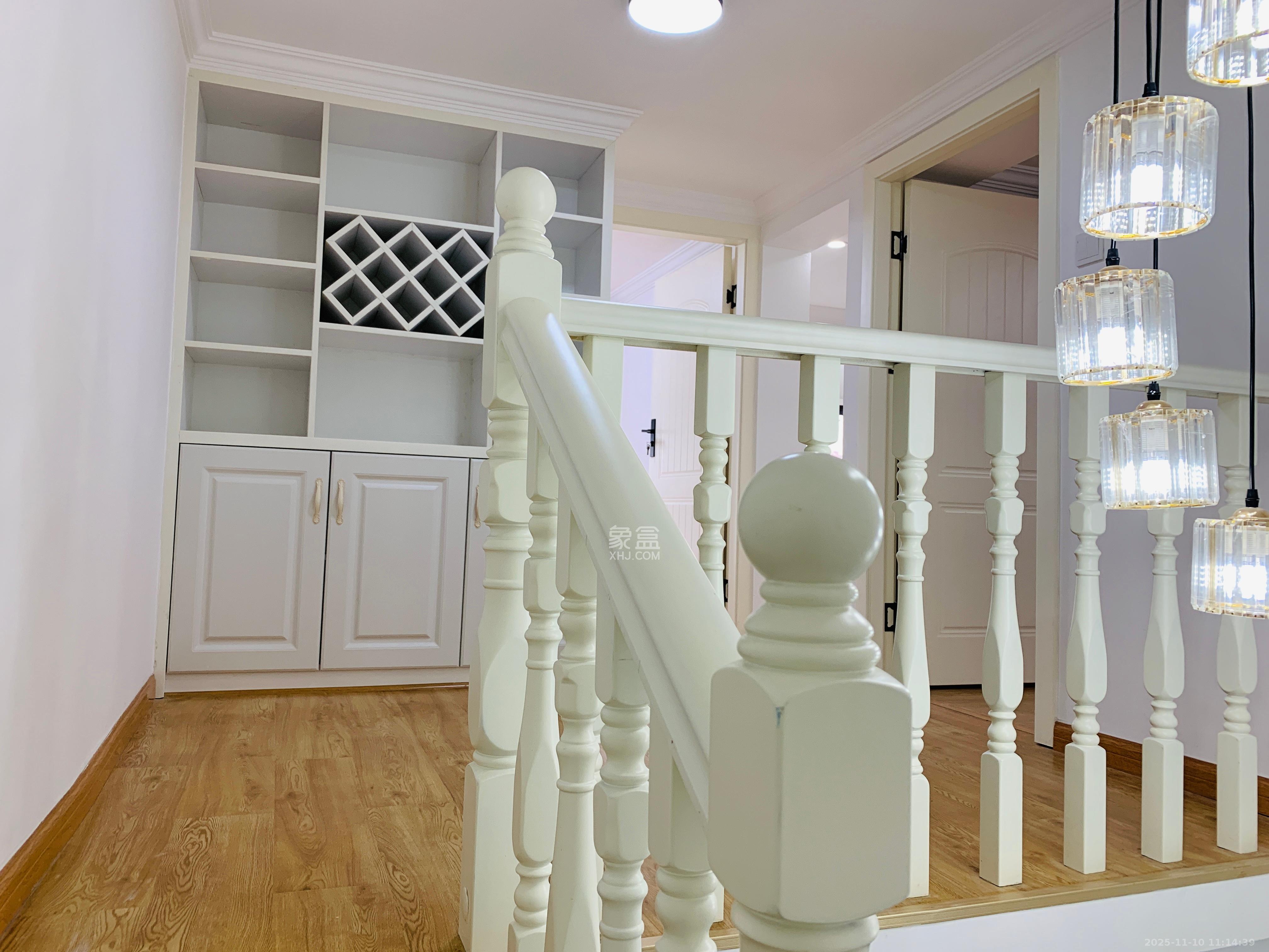 海伦春天  3室2厅2卫    2100.0元/月室内图