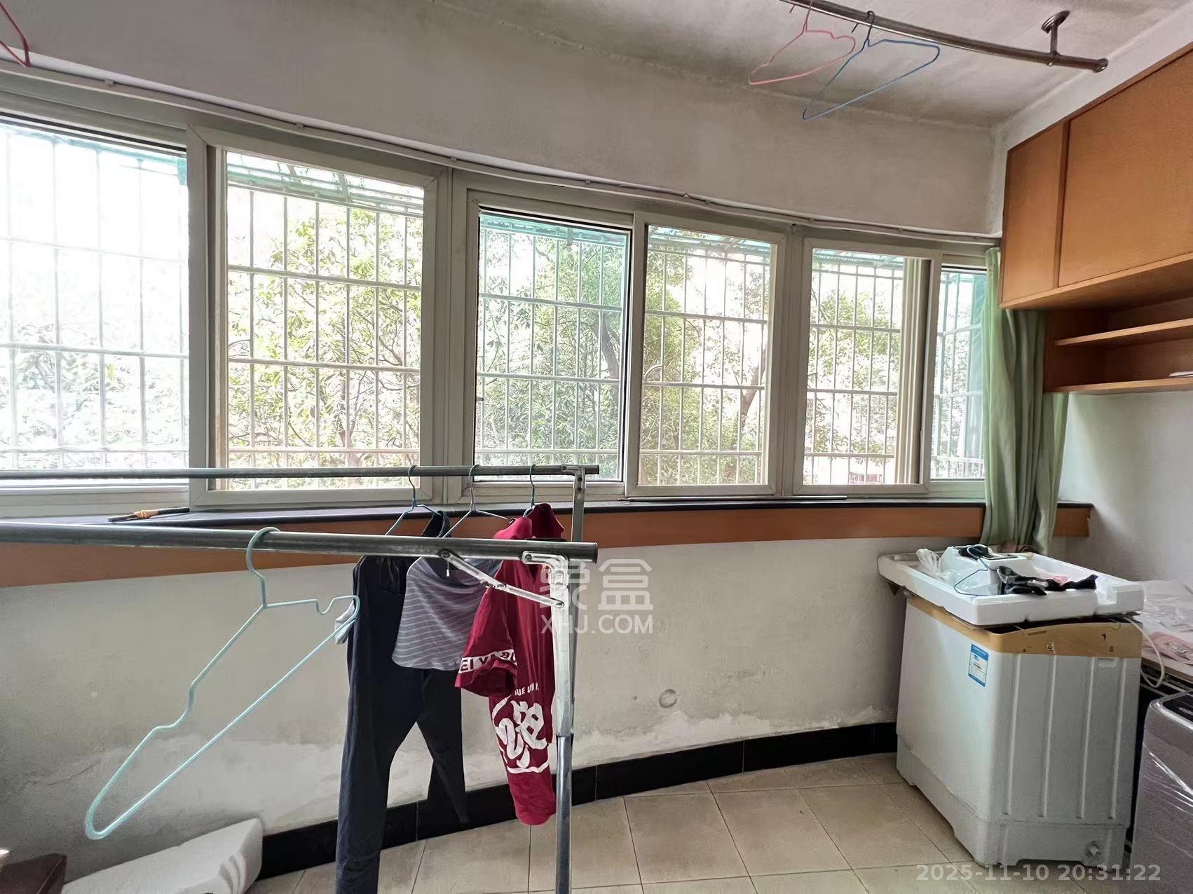 老灯泡厂宿舍(啤酒厂宿舍) 2室2厅1卫 2200.0元/月 老灯泡厂宿舍(啤酒厂宿舍) 2室2厅1卫 2200.0元/月室内图