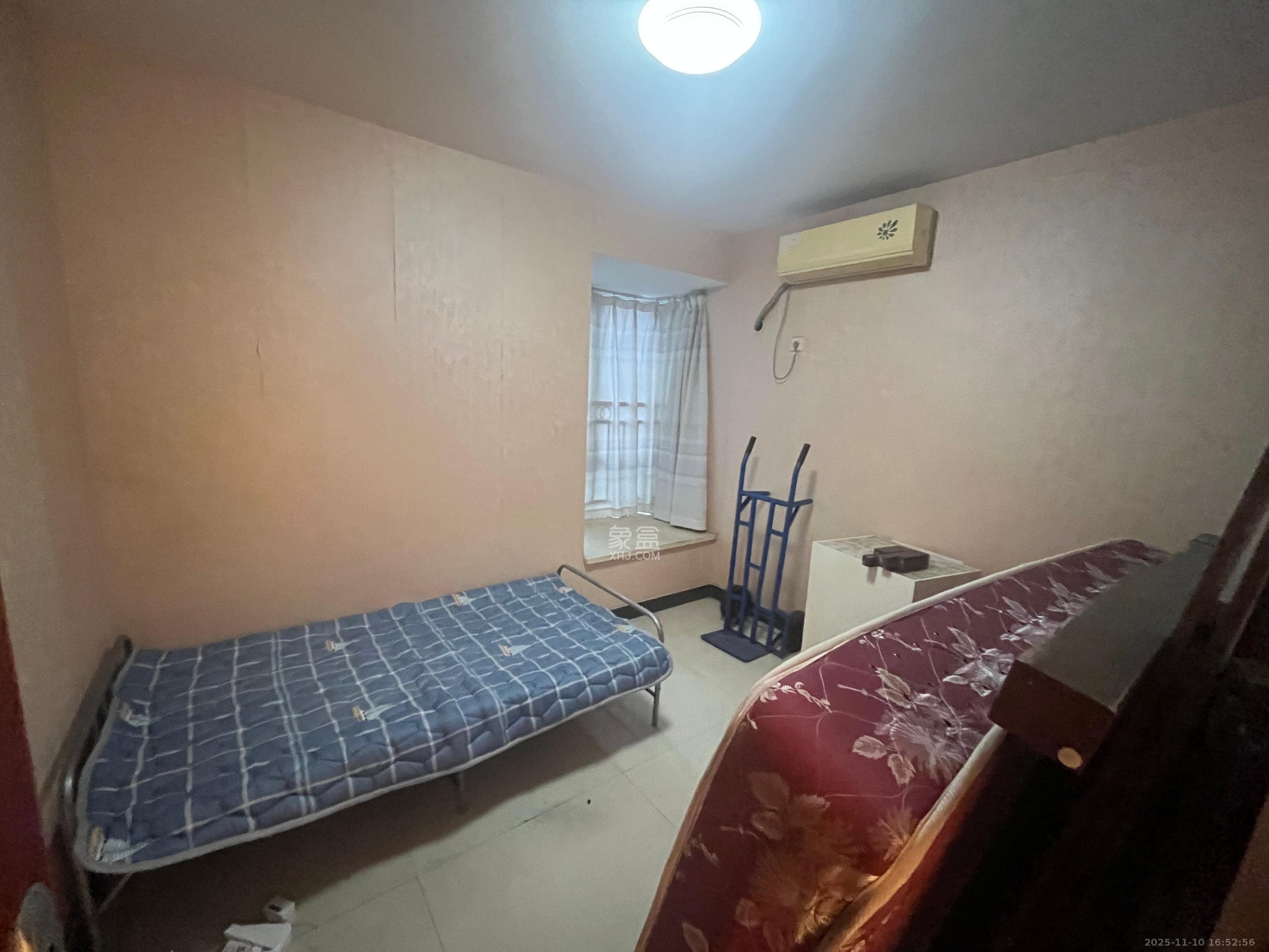 高桥现代商贸城  2室2厅1卫    2000.0元/月室内图