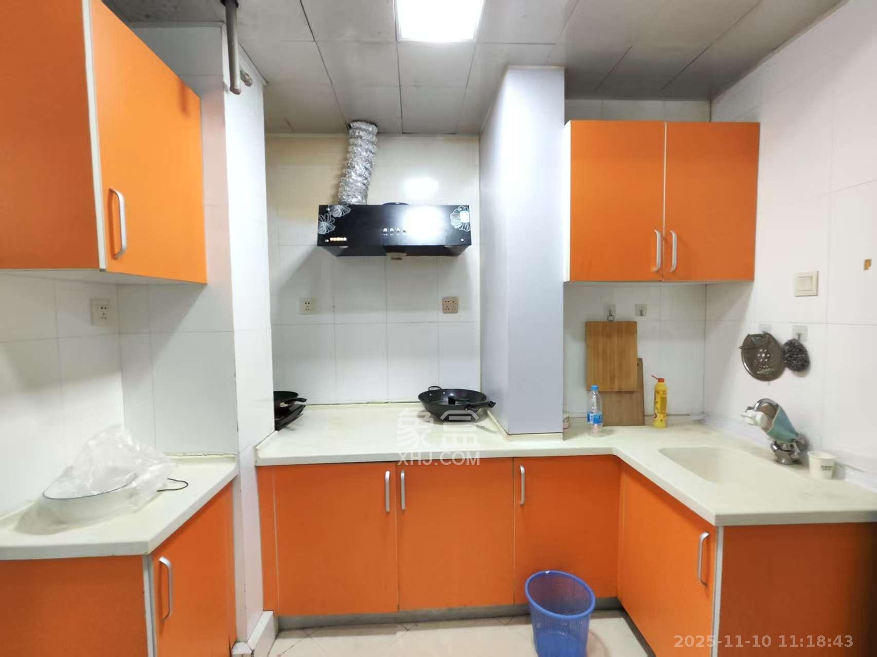 QQ生活馆  1室1厅1卫    1300.0元/月室内图